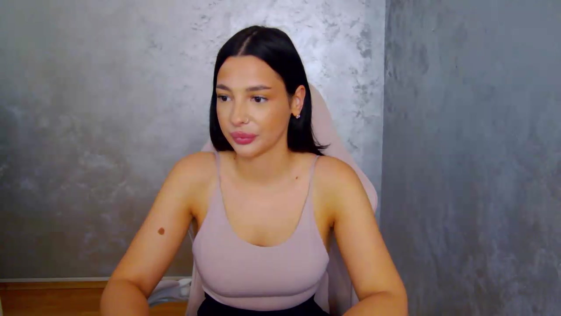 Gallery image thumbnail from meliiis_'s myfreecams stream on, 07/22/2026, 14:23 image 11 of 20