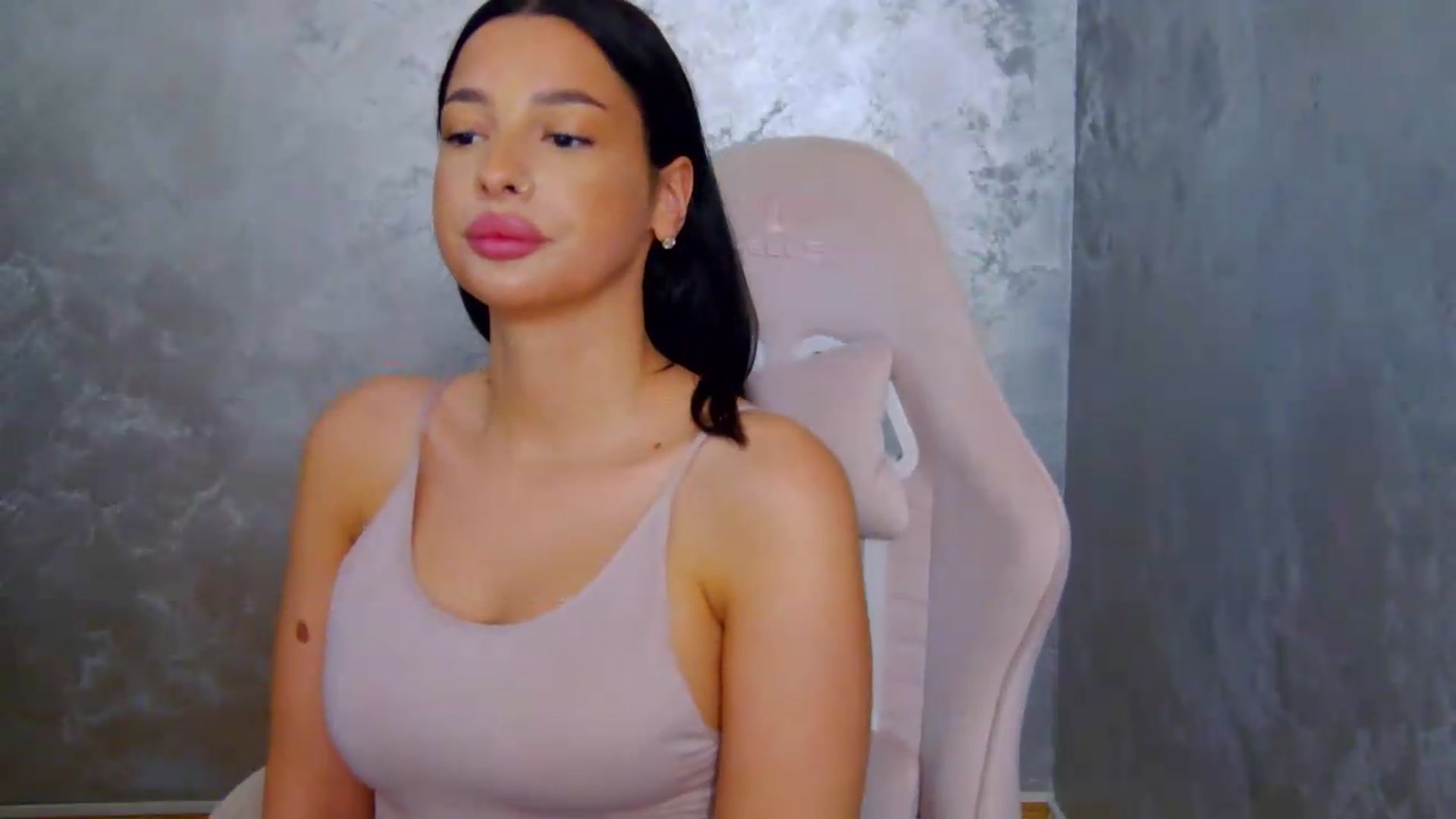 Gallery image thumbnail from meliiis_'s myfreecams stream on, 07/22/2026, 15:10 image 16 of 20