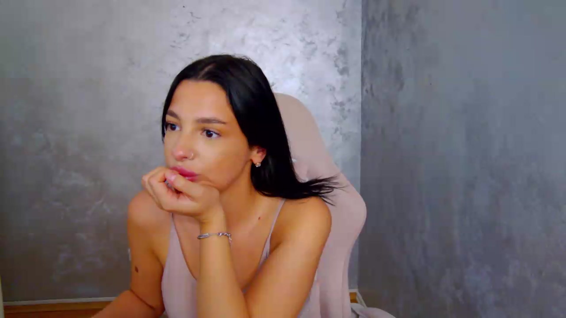 Gallery image thumbnail from meliiis_'s myfreecams stream on, 07/22/2026, 18:51 image 8 of 20