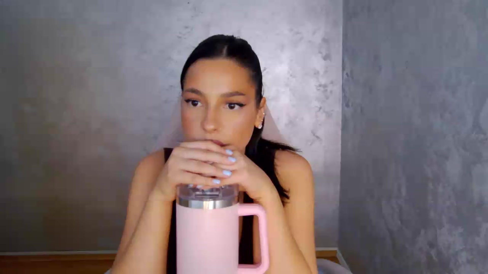 Gallery image thumbnail from meliiis_'s myfreecams stream on, 07/24/2026, 15:55 image 15 of 20