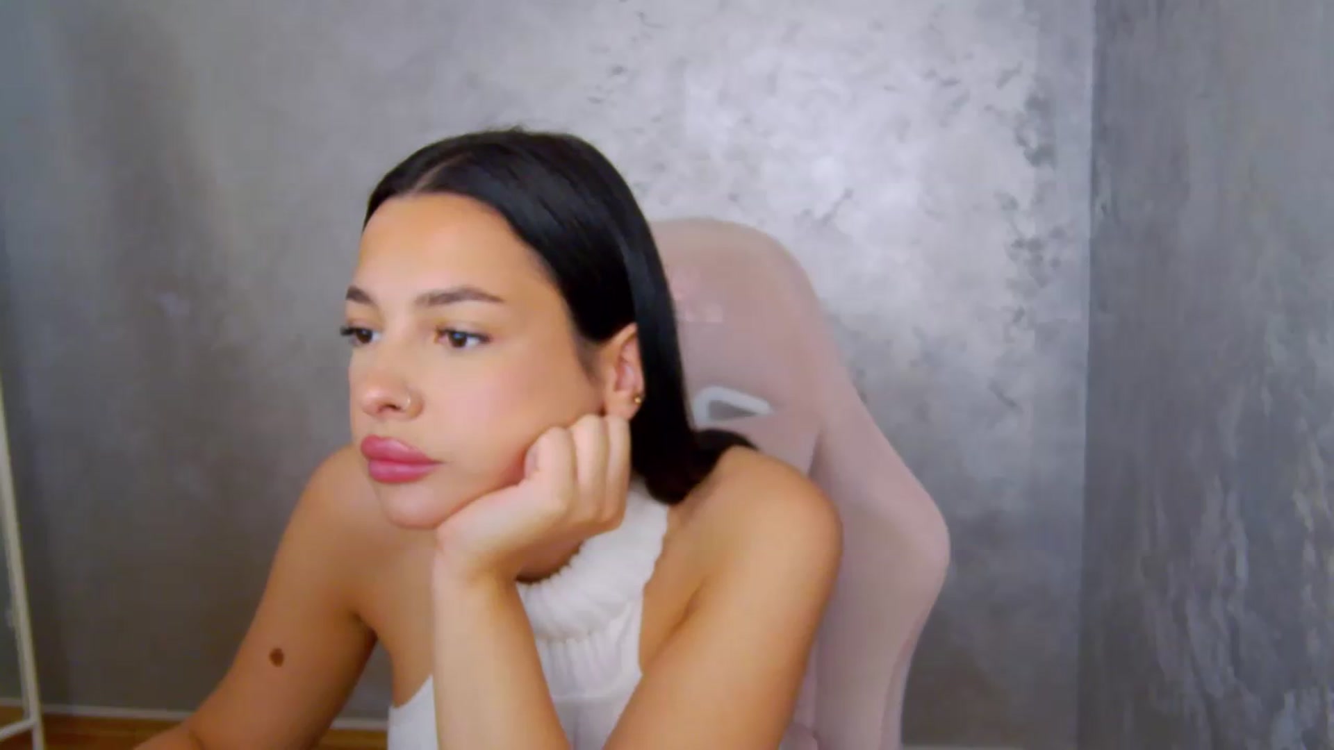 Gallery image thumbnail from meliiis_'s myfreecams stream on, 07/28/2026, 14:23 image 3 of 20
