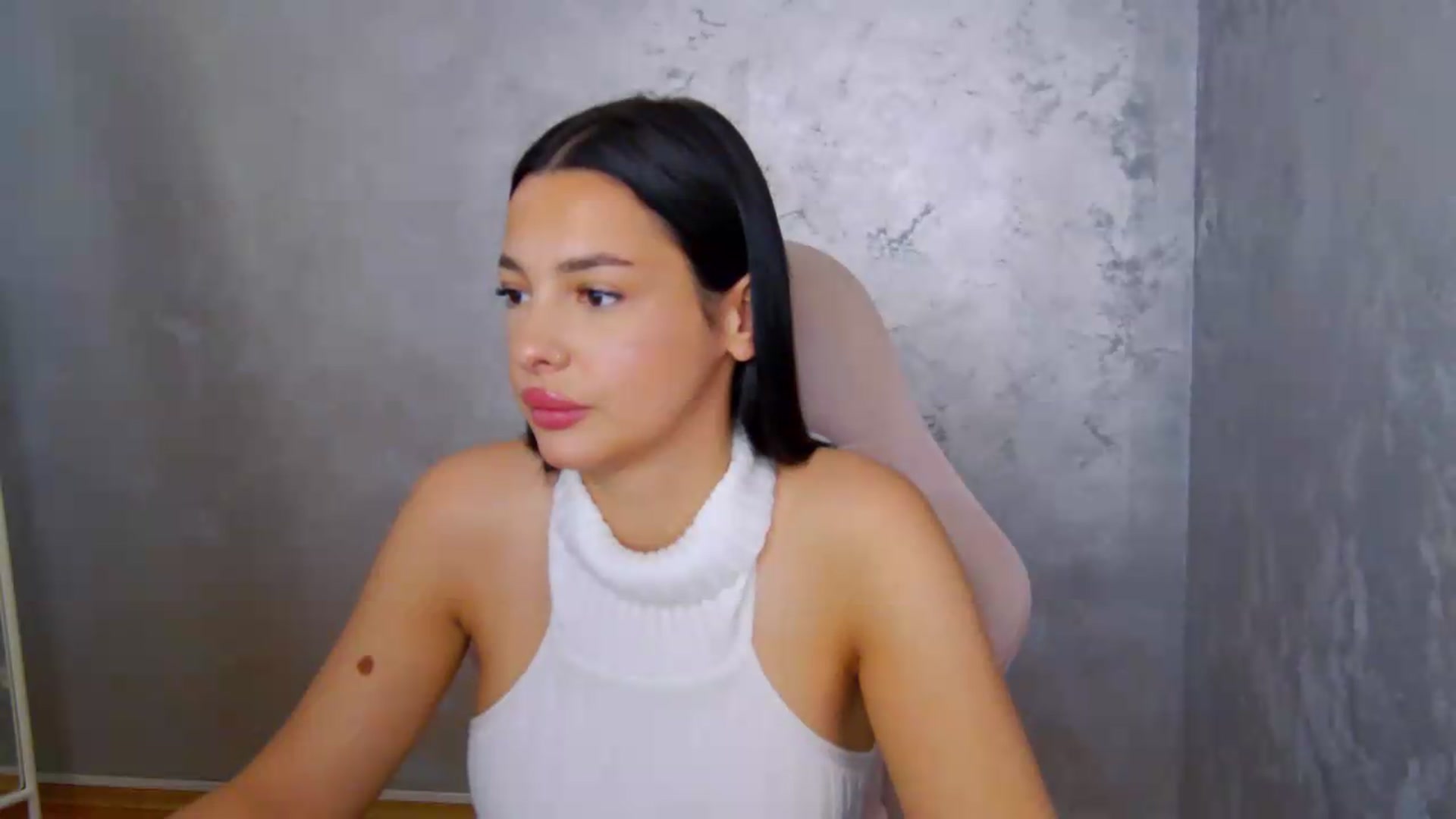 Gallery image thumbnail from meliiis_'s myfreecams stream on, 07/28/2026, 14:23 image 4 of 20