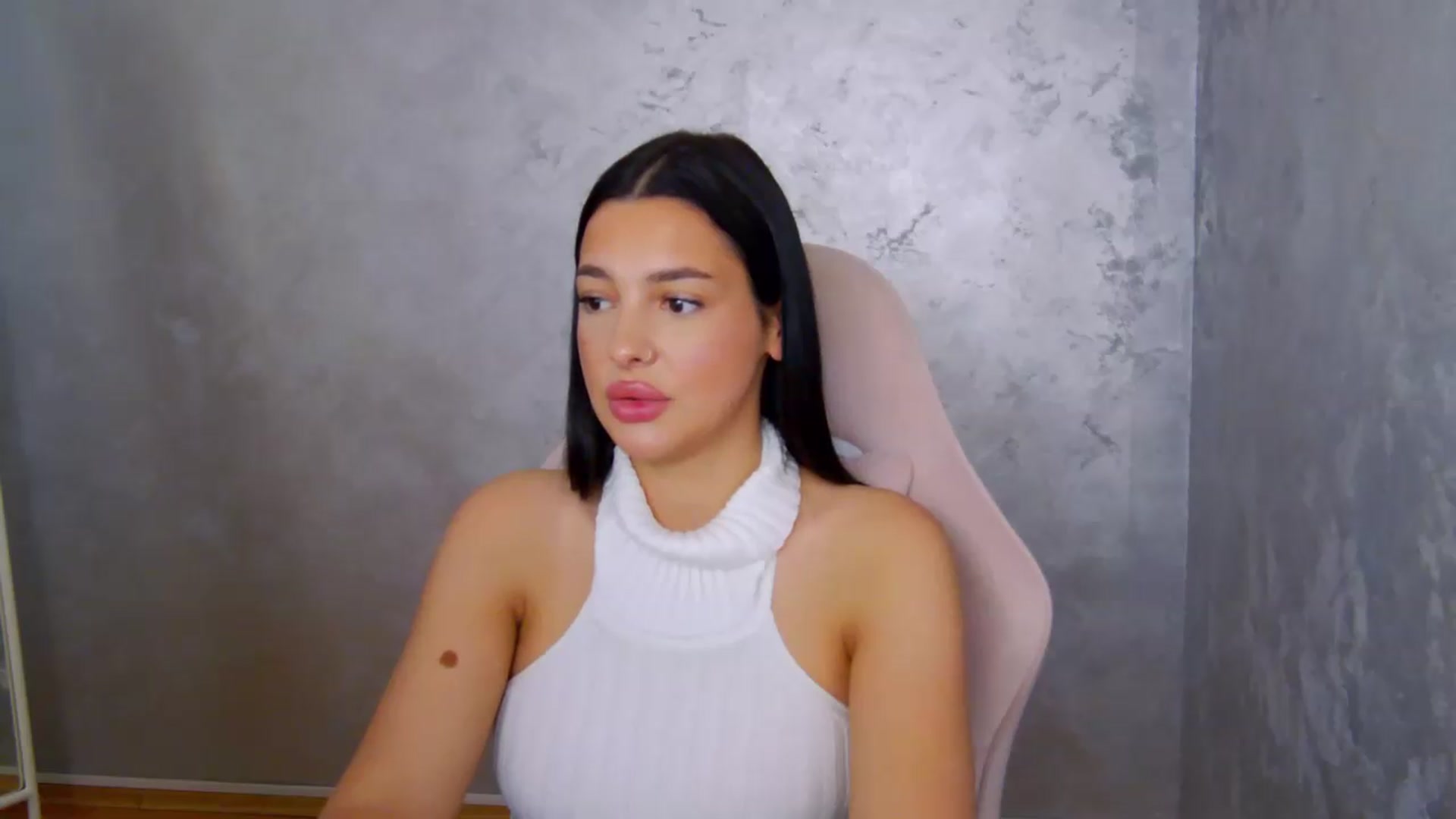 Gallery image thumbnail from meliiis_'s myfreecams stream on, 07/28/2026, 14:23 image 10 of 20
