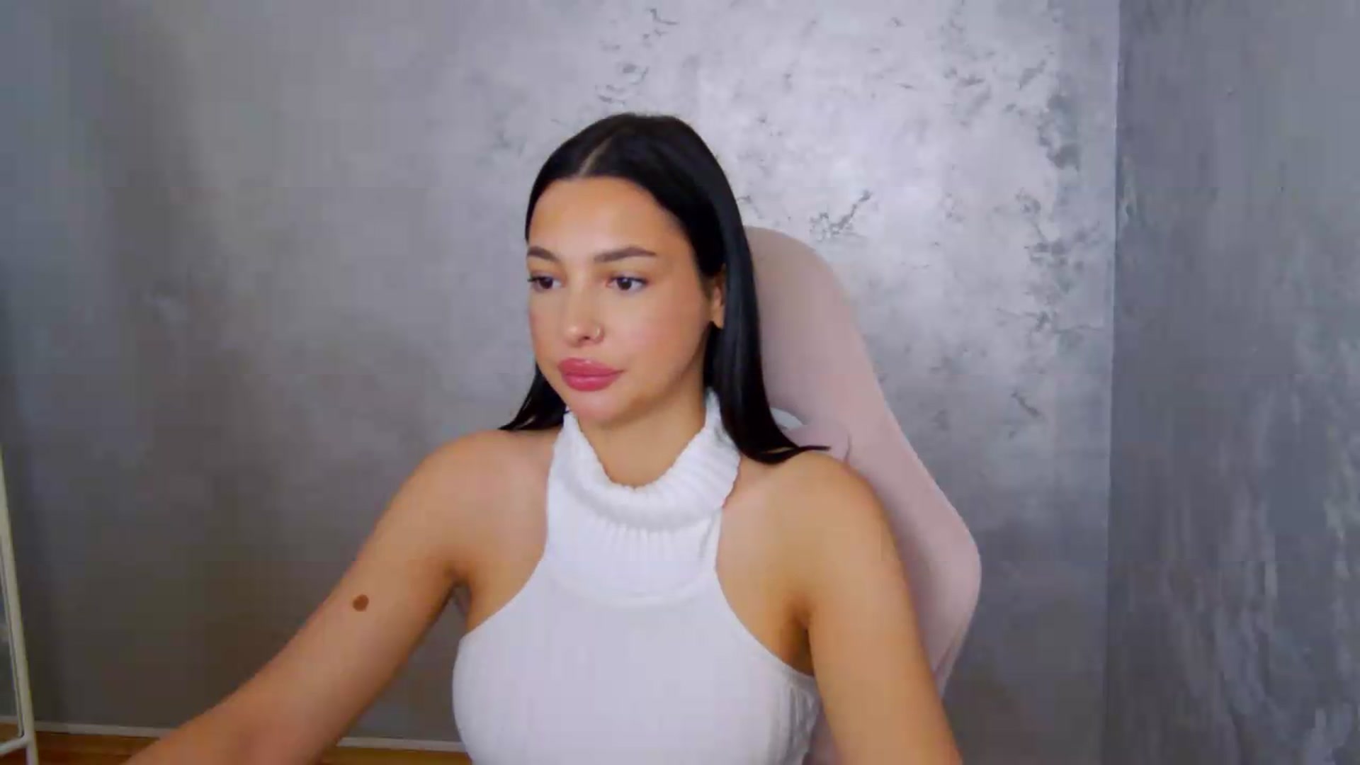 Gallery image thumbnail from meliiis_'s myfreecams stream on, 07/28/2026, 14:23 image 6 of 20