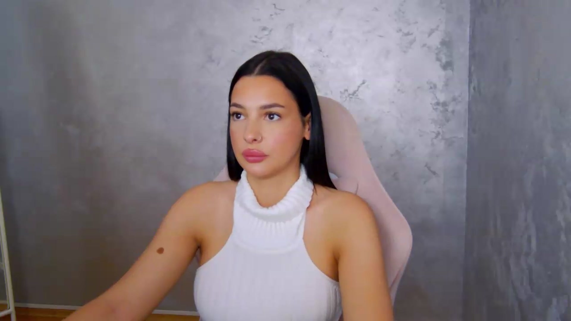 Gallery image thumbnail from meliiis_'s myfreecams stream on, 07/28/2026, 14:23 image 8 of 20