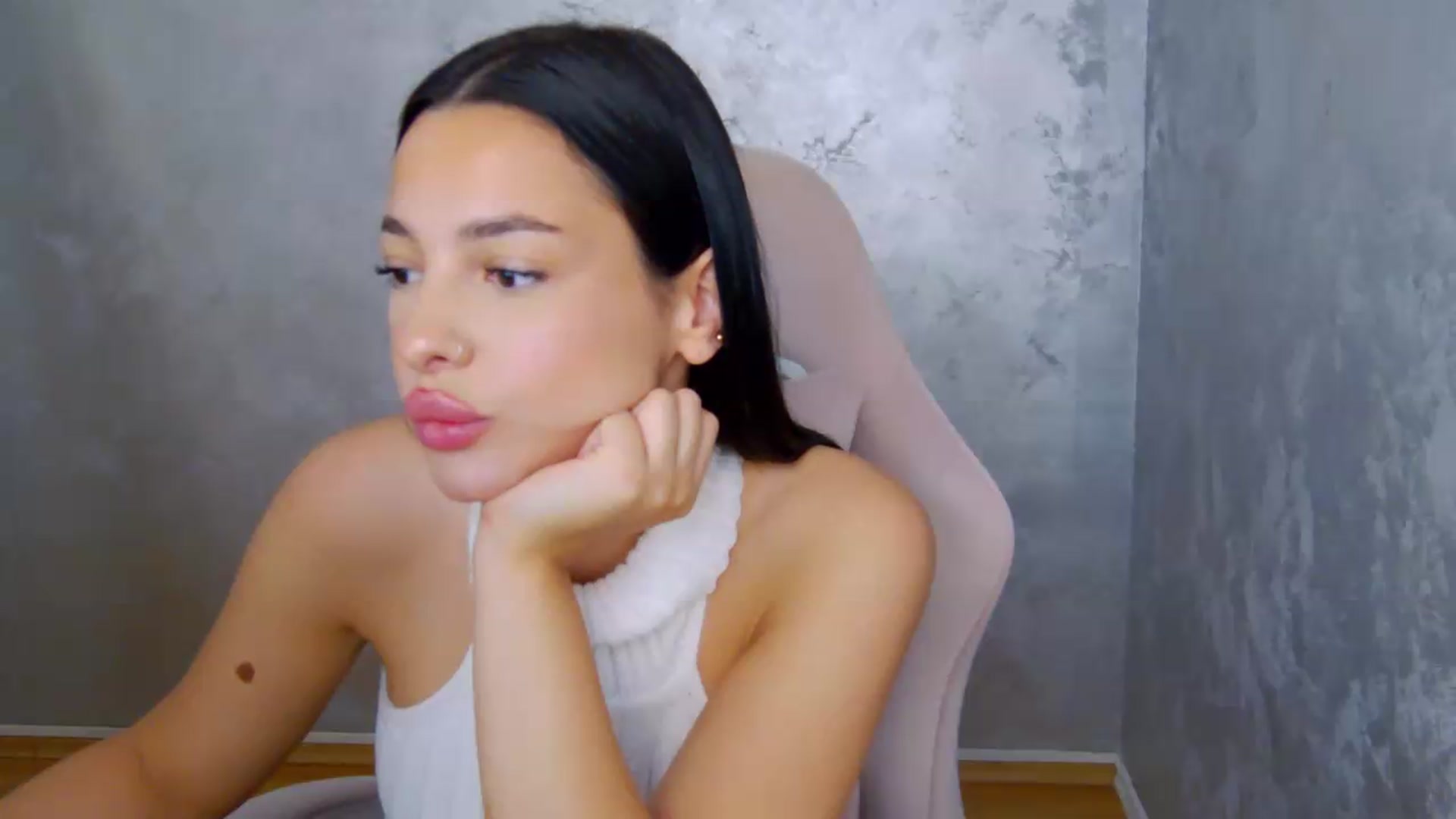 Gallery image thumbnail from meliiis_'s myfreecams stream on, 07/28/2026, 14:23 image 19 of 20