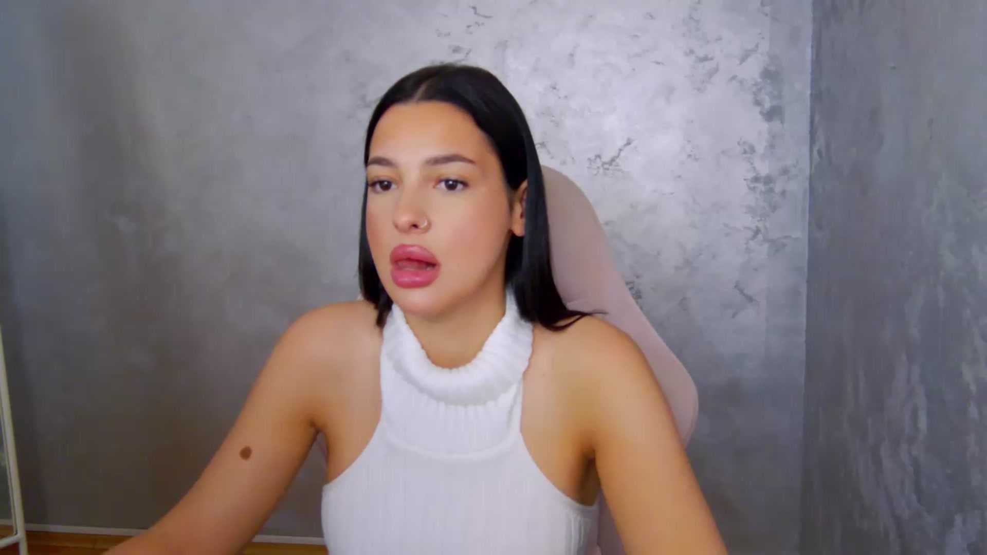 Gallery image thumbnail from meliiis_'s myfreecams stream on, 07/28/2026, 14:23 image 5 of 20