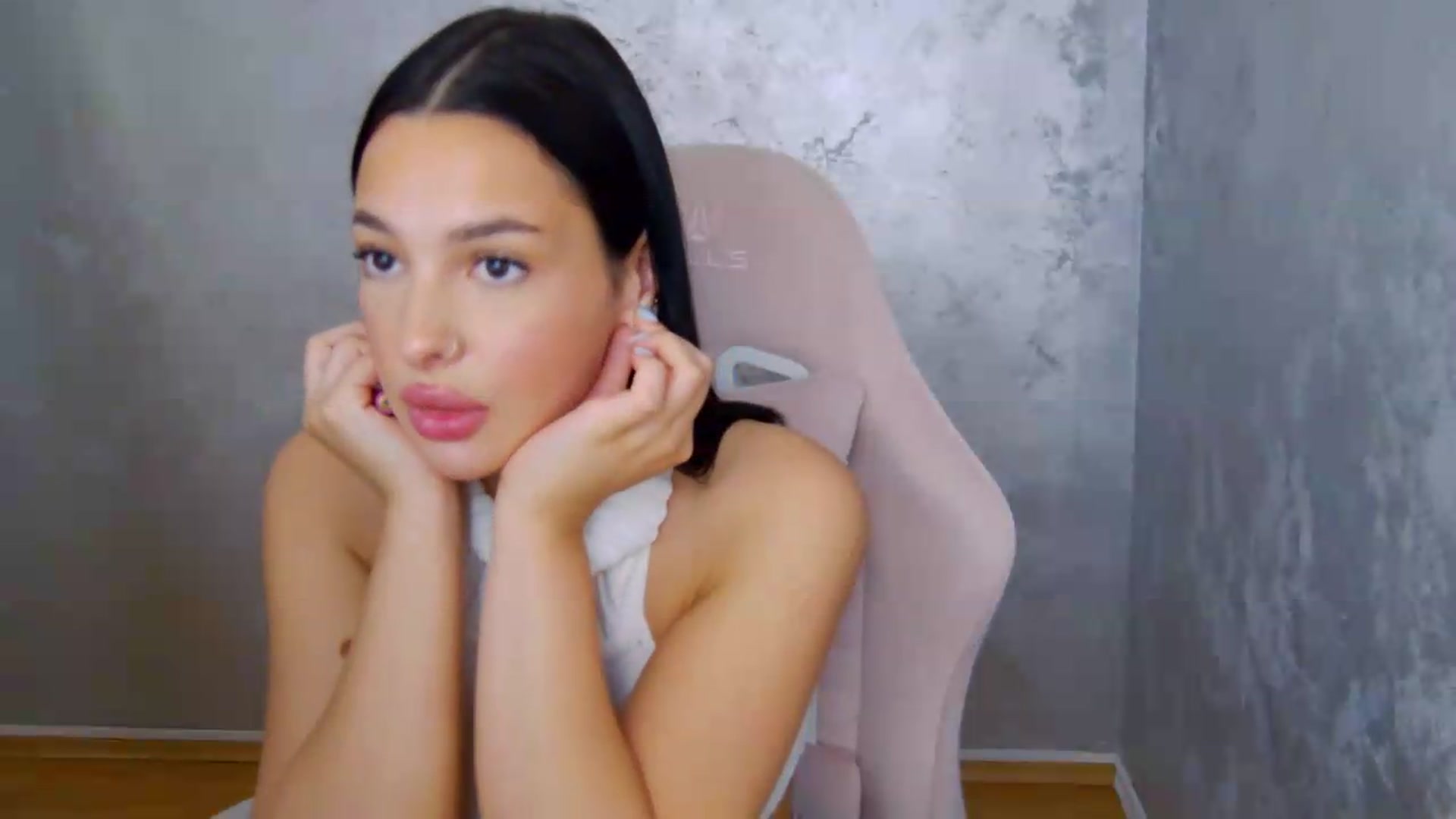 Gallery image thumbnail from meliiis_'s myfreecams stream on, 07/28/2026, 14:23 image 20 of 20
