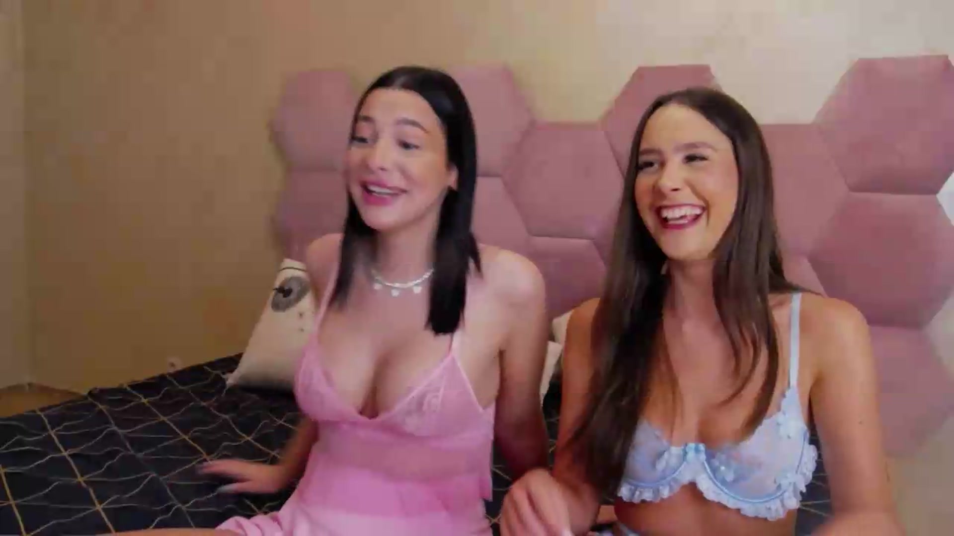 Gallery image thumbnail from meliiis_'s myfreecams stream on, 07/29/2026, 14:34 image 11 of 20
