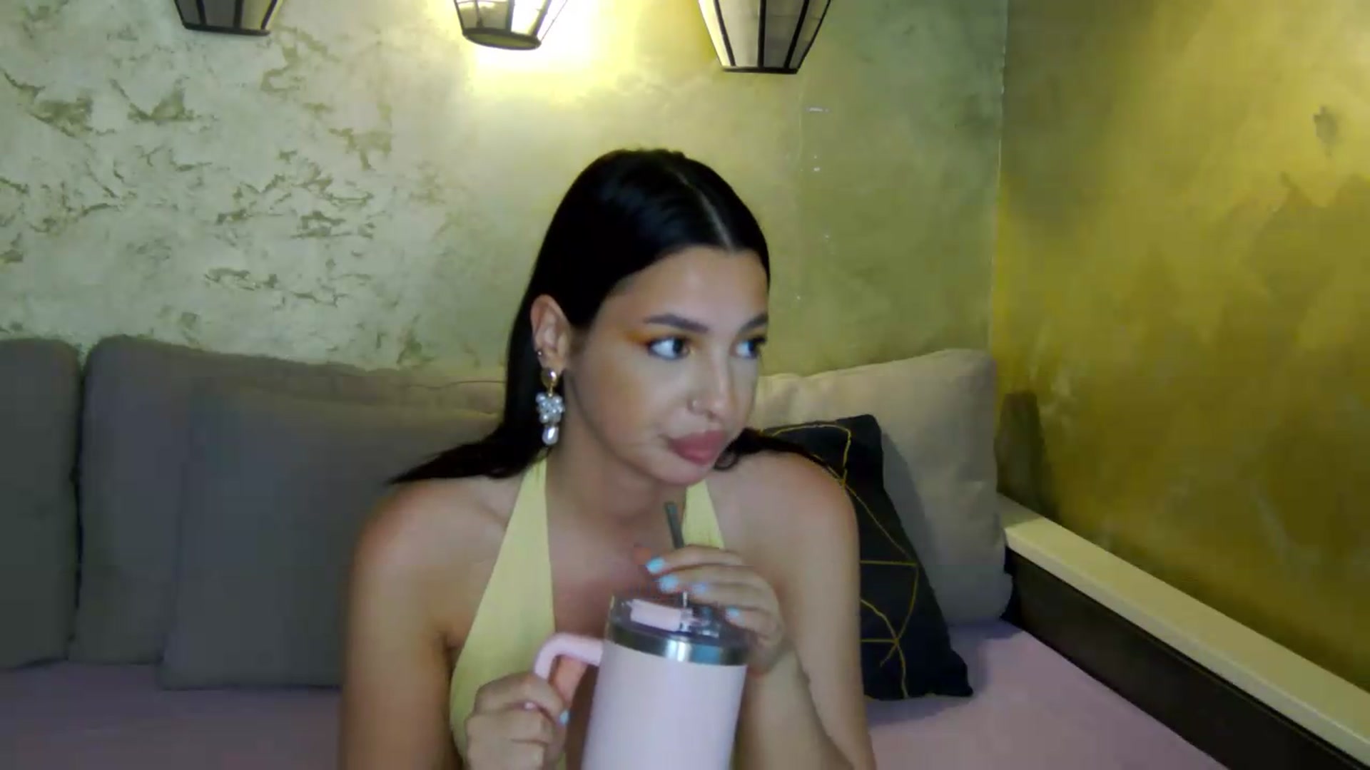 Gallery image thumbnail from meliiis_'s myfreecams stream on, 07/30/2026, 17:30 image 13 of 20