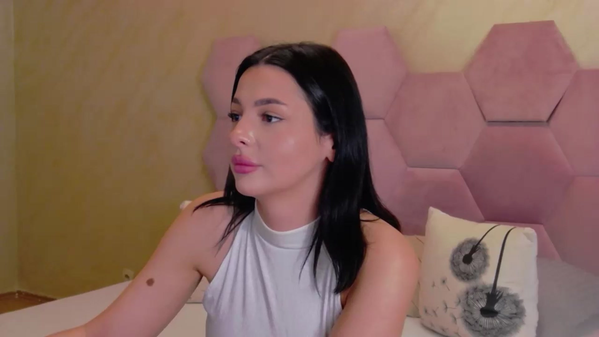 Gallery image thumbnail from meliiis_'s myfreecams stream on, 07/31/2026, 11:09 image 2 of 20