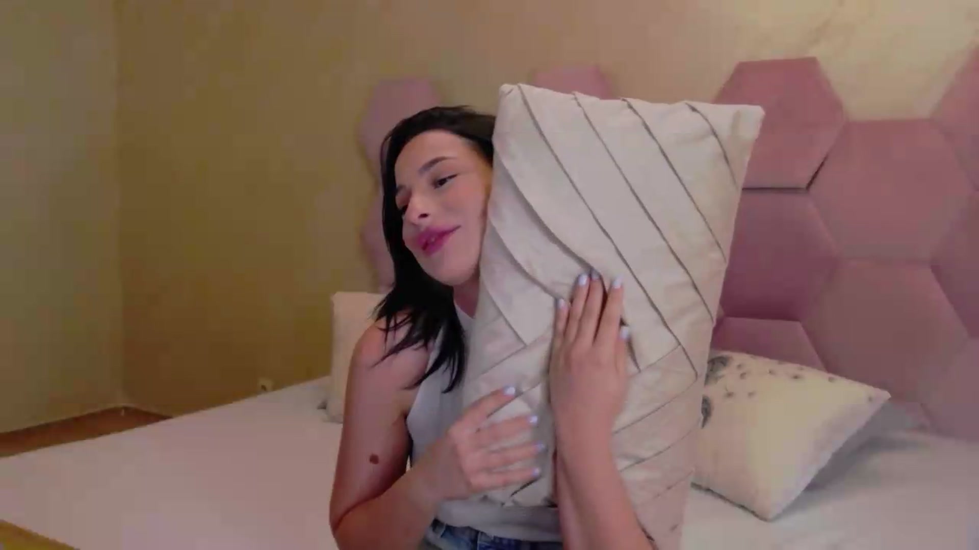 Gallery image thumbnail from meliiis_'s myfreecams stream on, 07/31/2026, 11:09 image 17 of 20