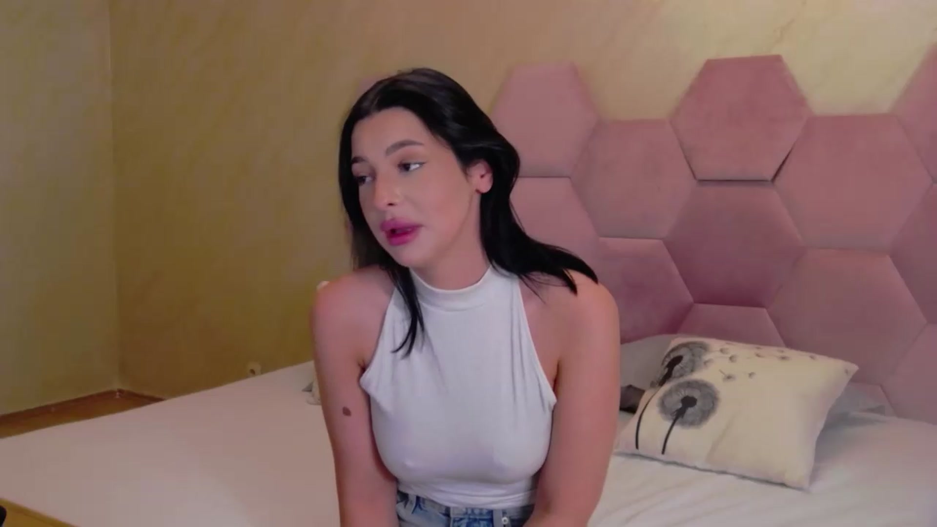 Gallery image thumbnail from meliiis_'s myfreecams stream on, 07/31/2026, 11:09 image 18 of 20