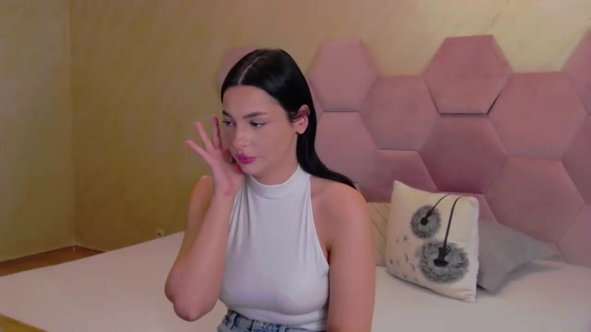 Gallery image thumbnail from meliiis_'s myfreecams stream on, 07/31/2026, 11:09 image 7 of 20