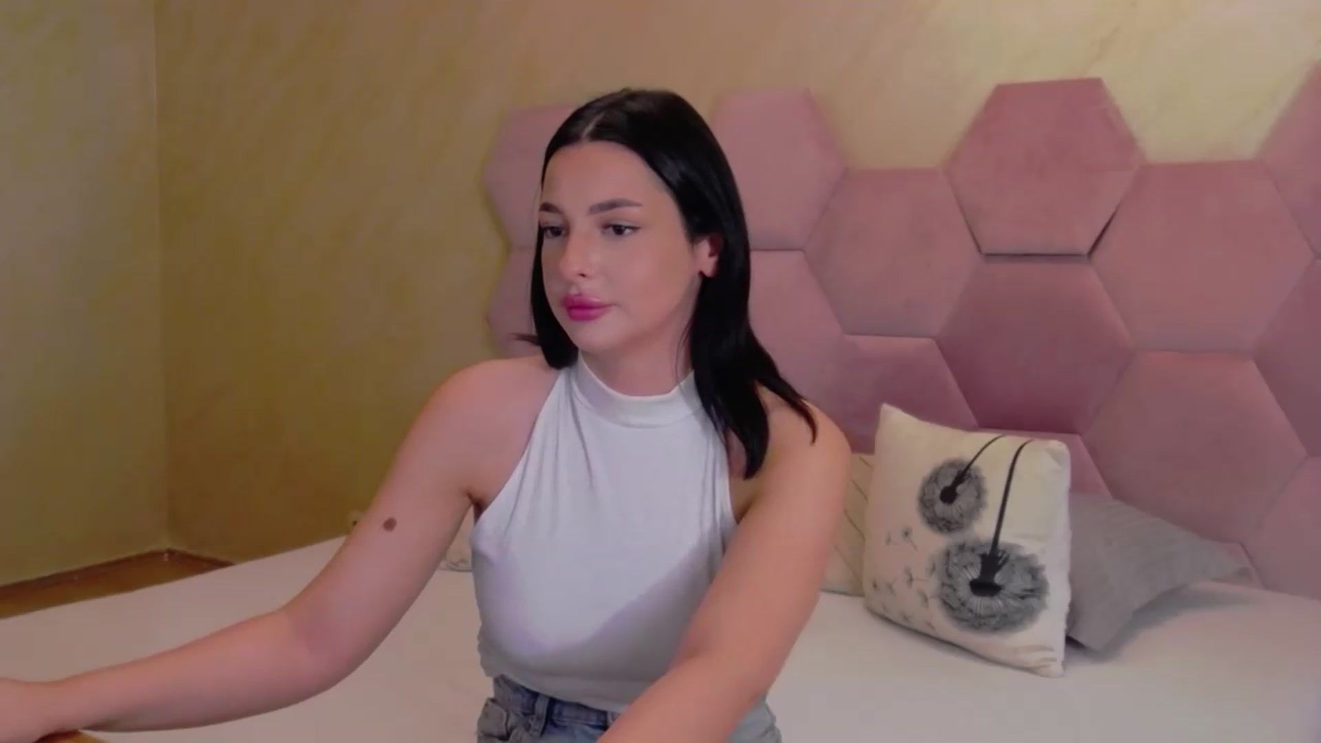 Gallery image thumbnail from meliiis_'s myfreecams stream on, 07/31/2026, 11:09 image 3 of 20