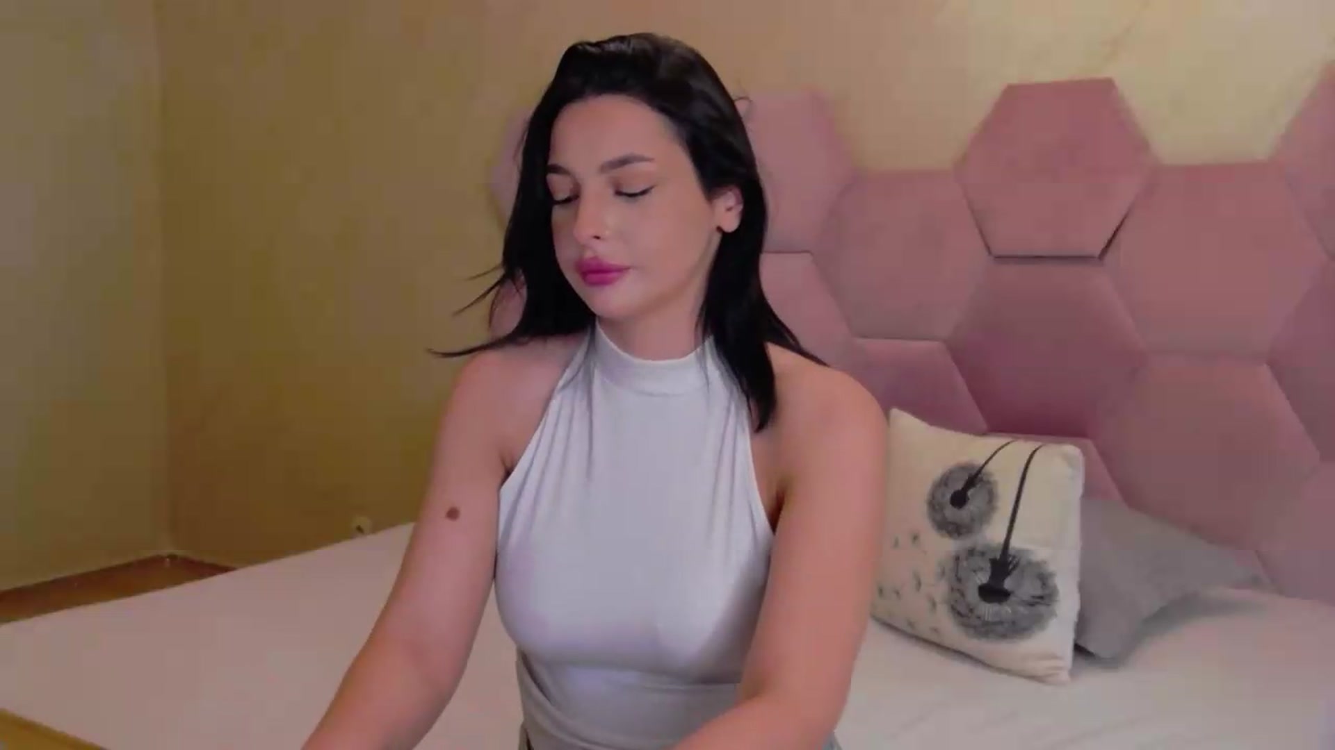 Gallery image thumbnail from meliiis_'s myfreecams stream on, 07/31/2026, 11:09 image 11 of 20