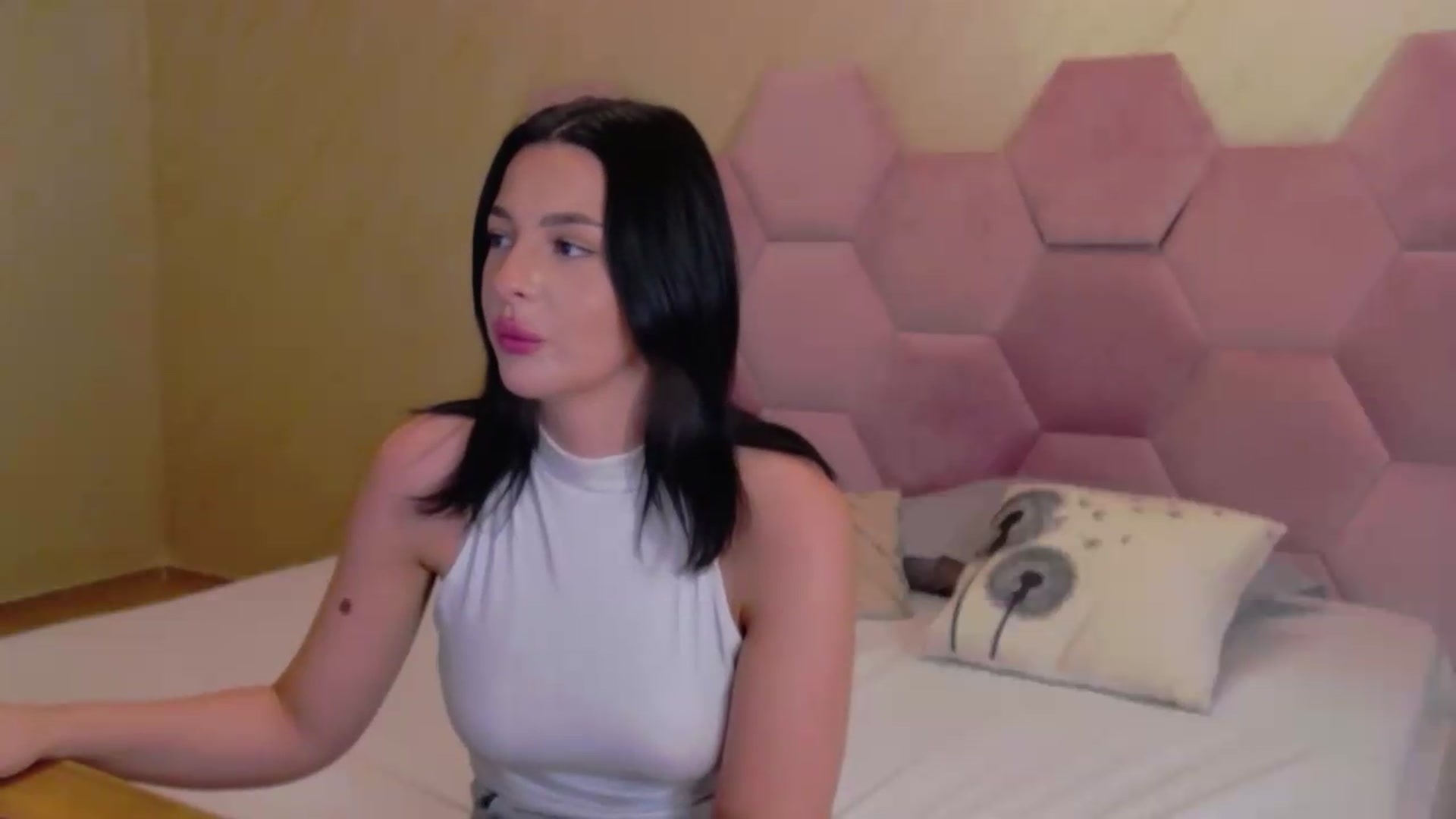 Gallery image thumbnail from meliiis_'s myfreecams stream on, 07/31/2026, 12:29 image 2 of 20