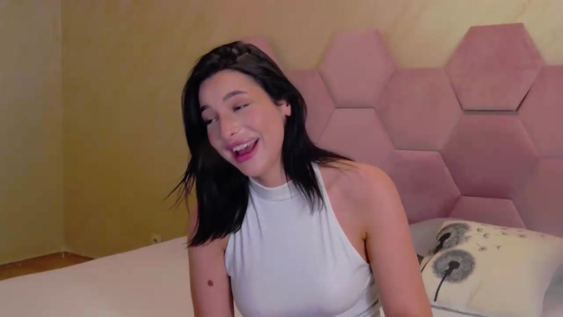 Gallery image thumbnail from meliiis_'s myfreecams stream on, 07/31/2026, 12:29 image 7 of 20