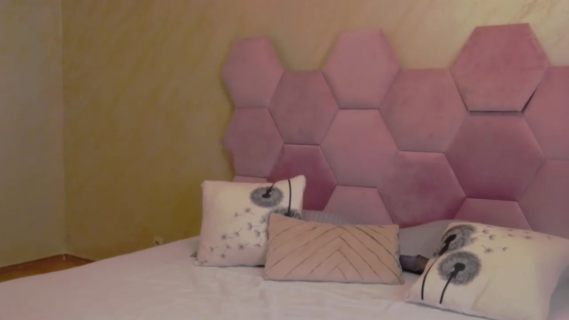 Gallery image thumbnail from meliiis_'s myfreecams stream on, 07/31/2026, 12:29 image 8 of 20