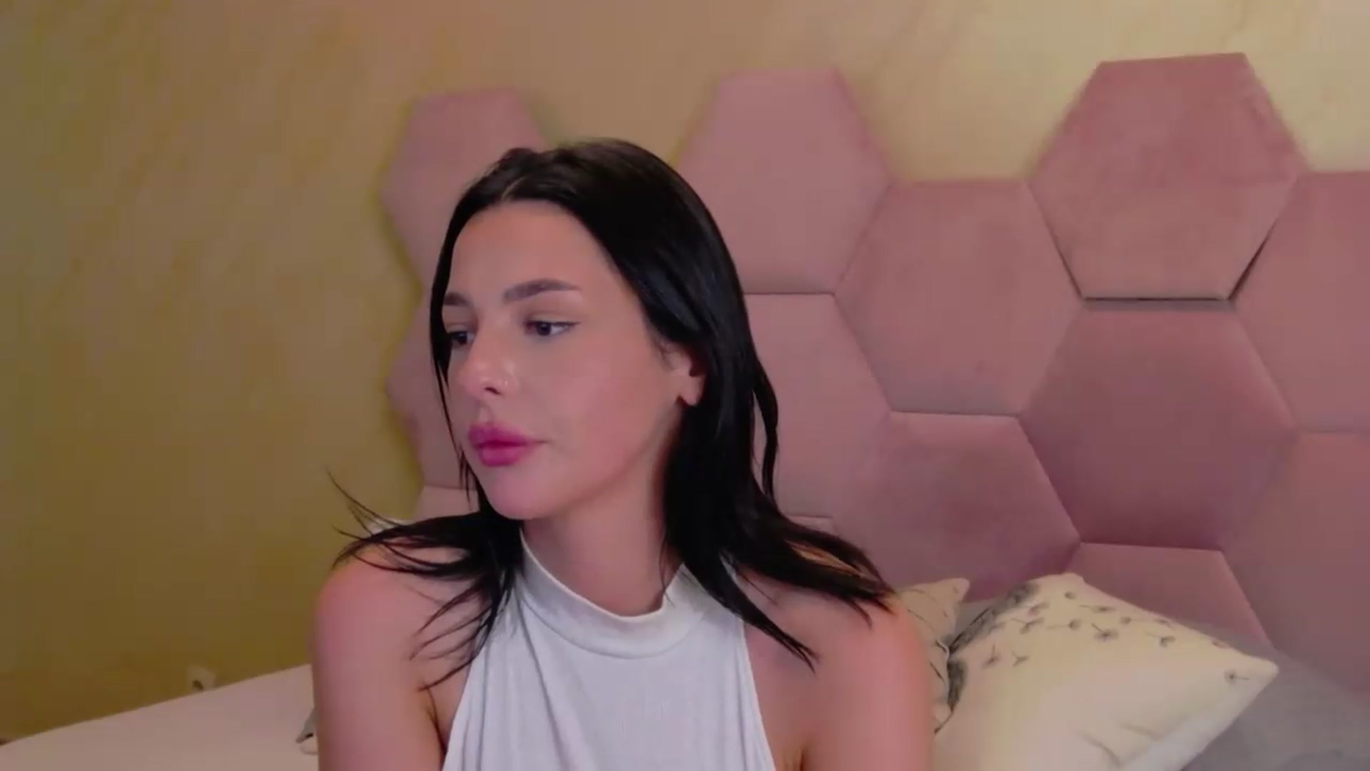 Gallery image thumbnail from meliiis_'s myfreecams stream on, 07/31/2026, 15:49 image 17 of 20