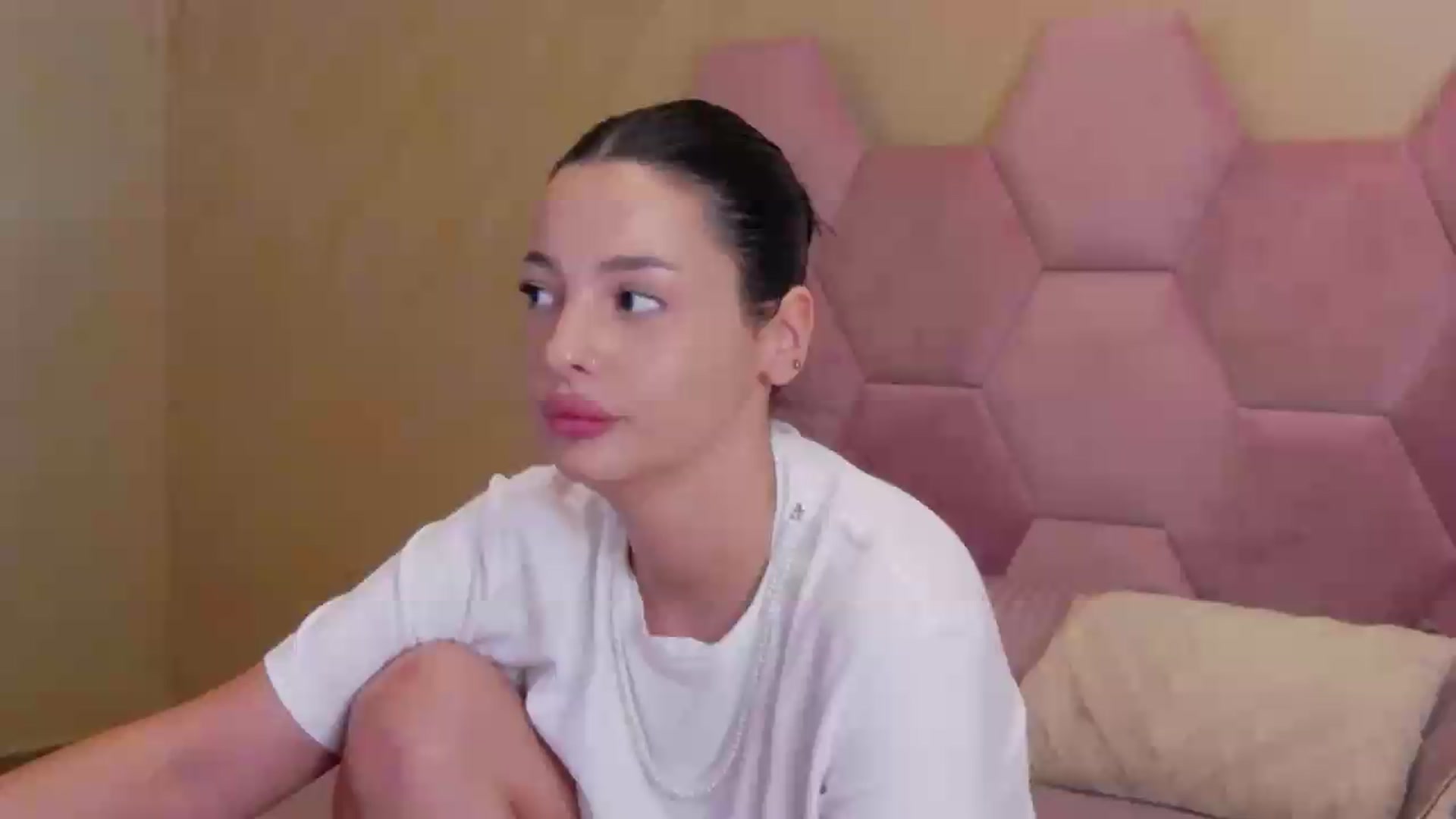 Gallery image thumbnail from meliiis_'s myfreecams stream on, 08/04/2026, 13:57 image 10 of 20