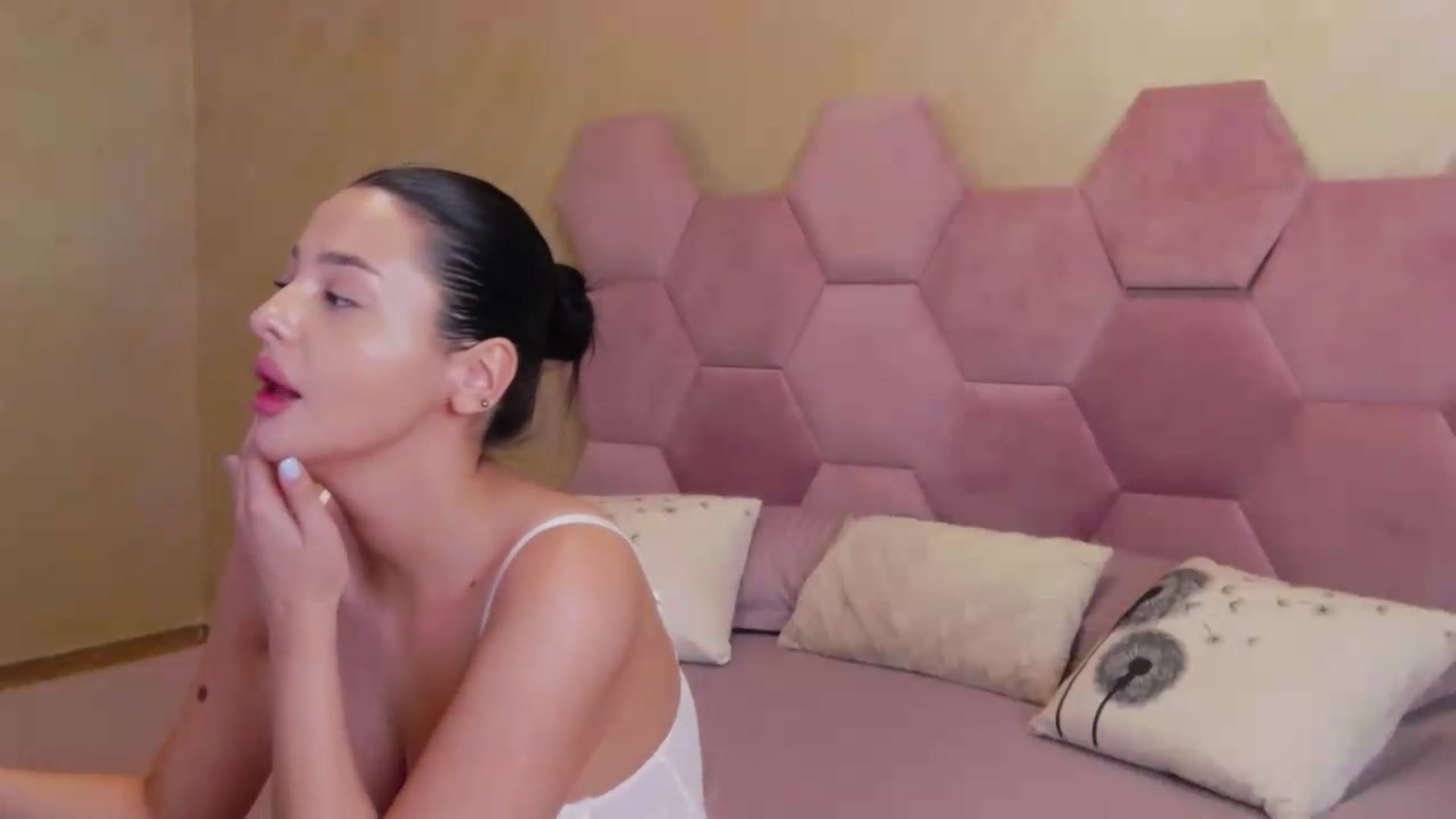 Gallery image thumbnail from meliiis_'s myfreecams stream on, 08/04/2026, 14:55 image 17 of 20