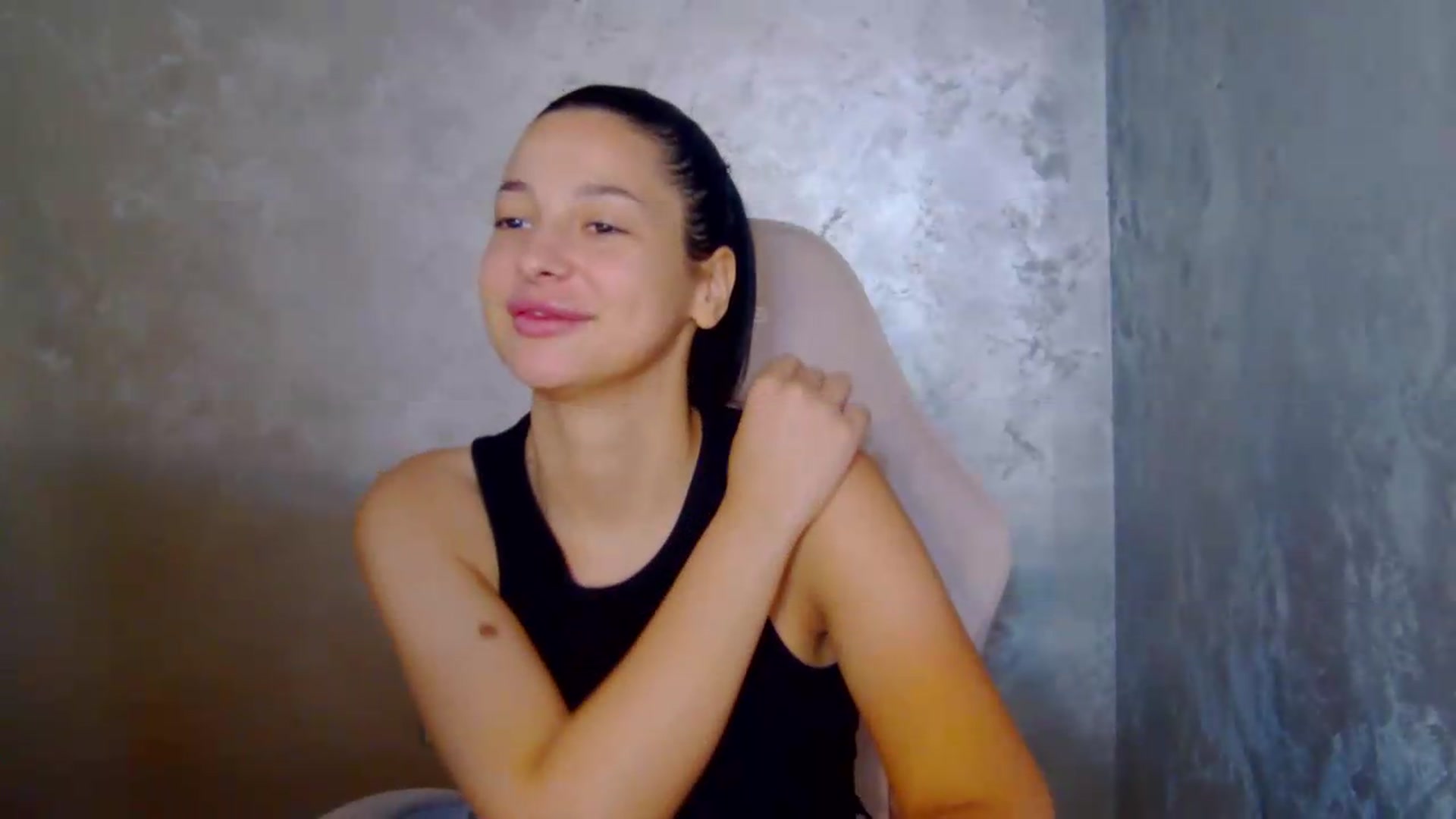 Gallery image thumbnail from meliiis_'s myfreecams stream on, 08/10/2026, 15:00 image 18 of 20