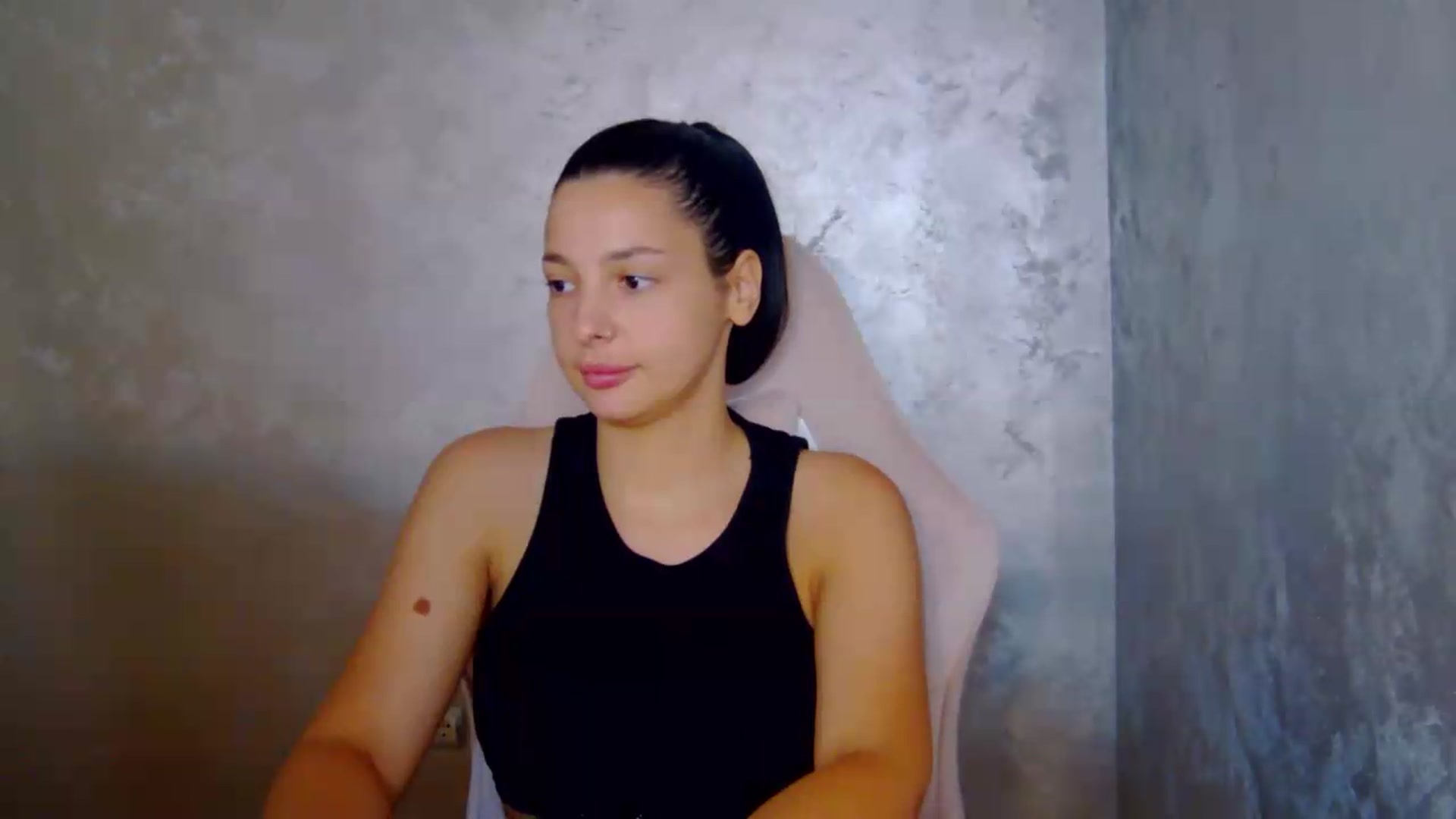 Gallery image thumbnail from meliiis_'s myfreecams stream on, 08/10/2026, 15:00 image 19 of 20