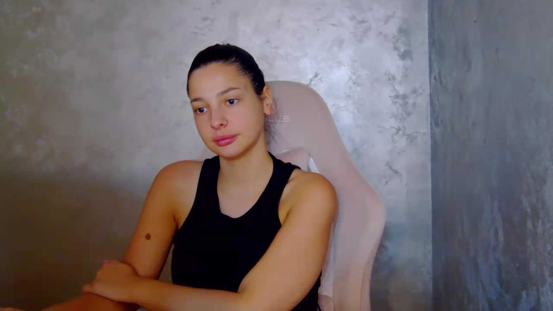 Gallery image thumbnail from meliiis_'s myfreecams stream on, 08/10/2026, 15:00 image 6 of 20