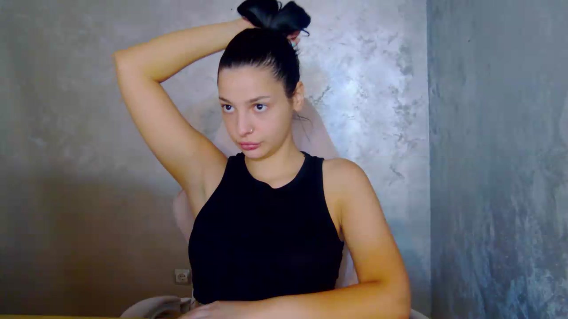Gallery image thumbnail from meliiis_'s myfreecams stream on, 08/10/2026, 15:00 image 8 of 20