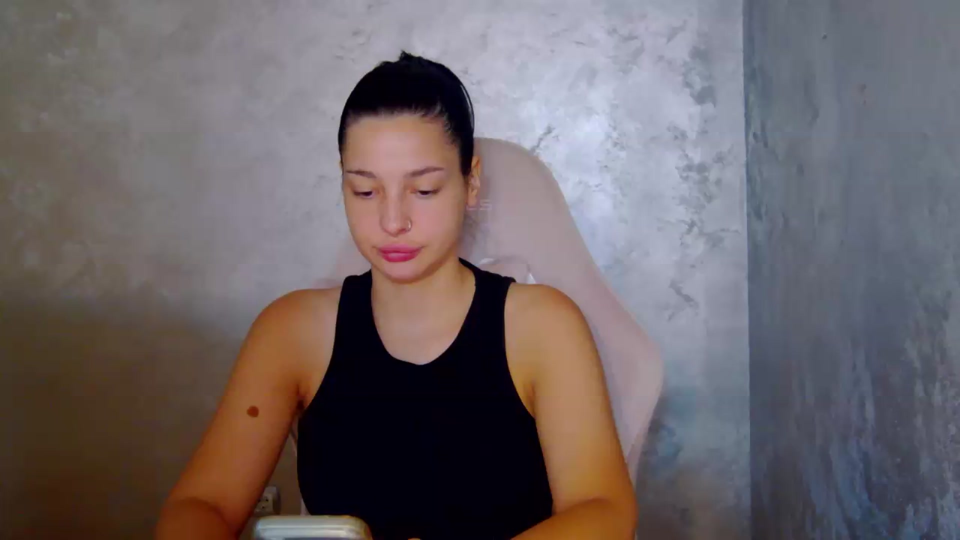 Gallery image thumbnail from meliiis_'s myfreecams stream on, 08/10/2026, 15:00 image 5 of 20