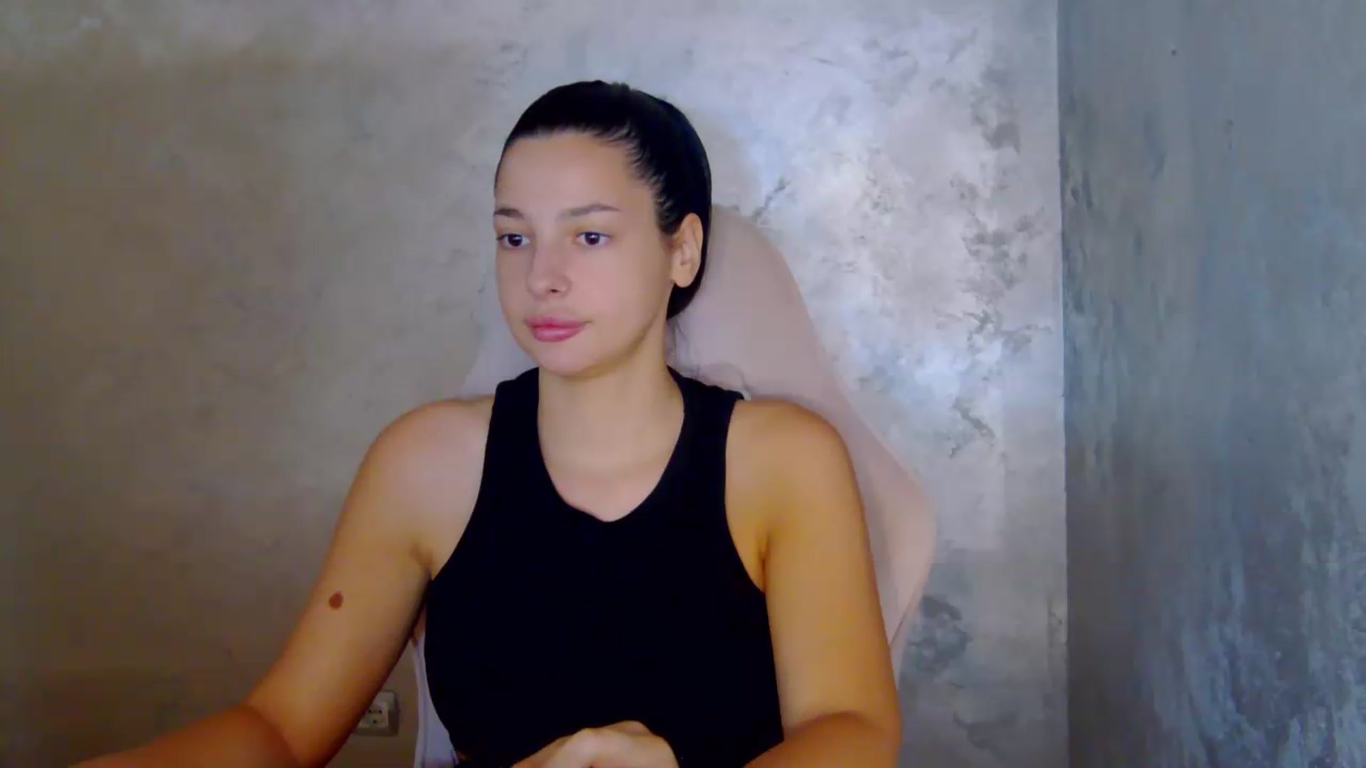 Gallery image thumbnail from meliiis_'s myfreecams stream on, 08/10/2026, 15:00 image 4 of 20