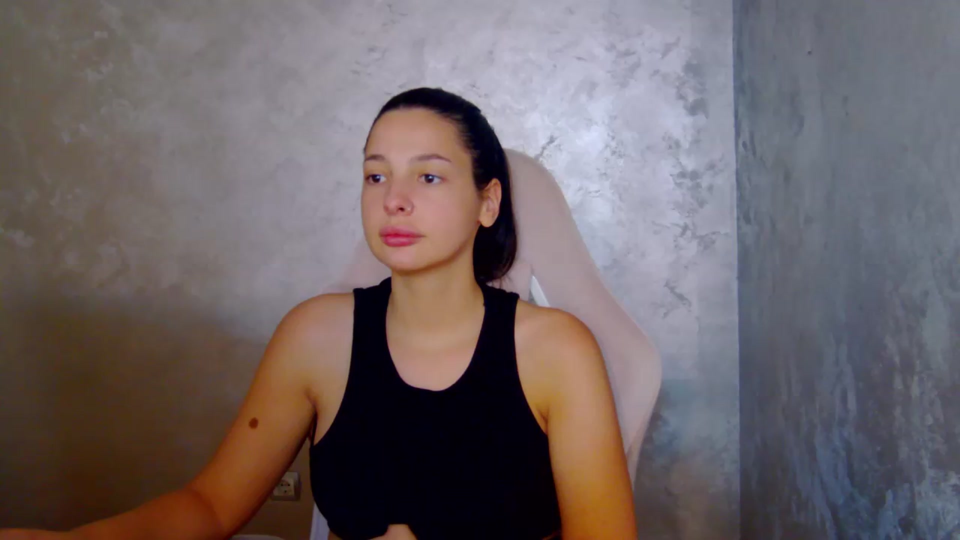 Gallery image thumbnail from meliiis_'s myfreecams stream on, 08/10/2026, 18:40 image 8 of 20