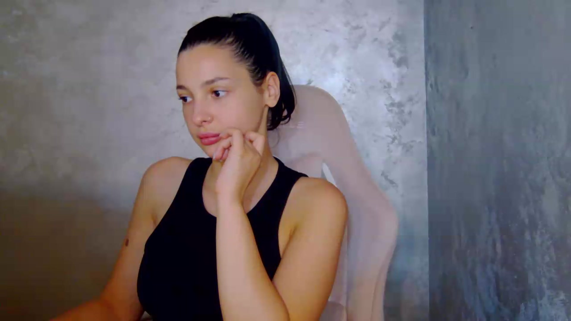Gallery image thumbnail from meliiis_'s myfreecams stream on, 08/10/2026, 18:40 image 14 of 20