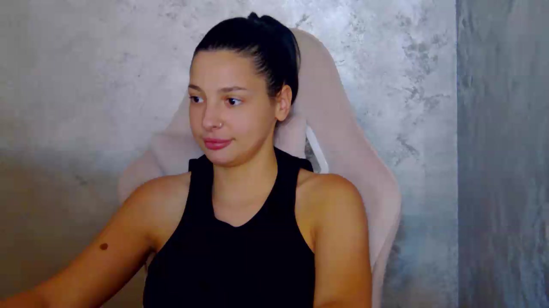 Gallery image thumbnail from meliiis_'s myfreecams stream on, 08/10/2026, 18:40 image 20 of 20