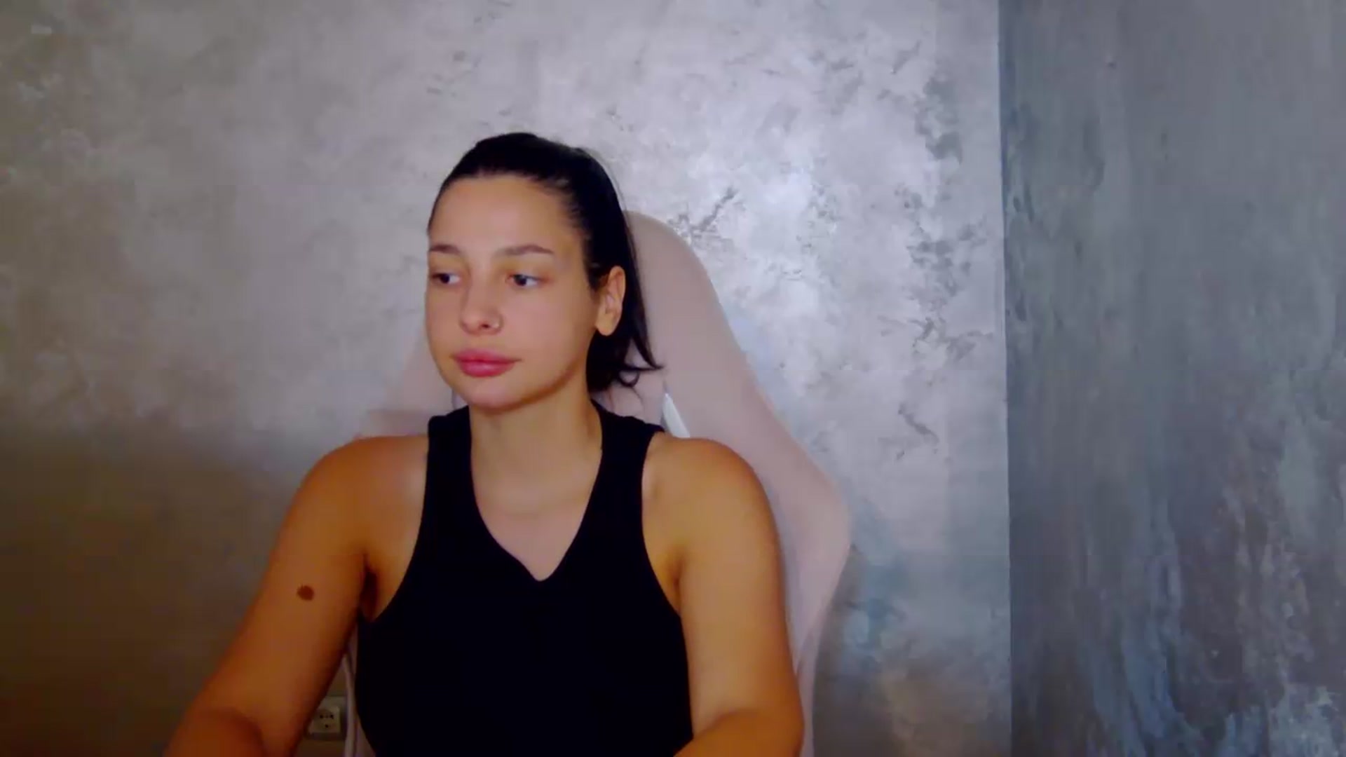 Gallery image thumbnail from meliiis_'s myfreecams stream on, 08/10/2026, 18:40 image 17 of 20