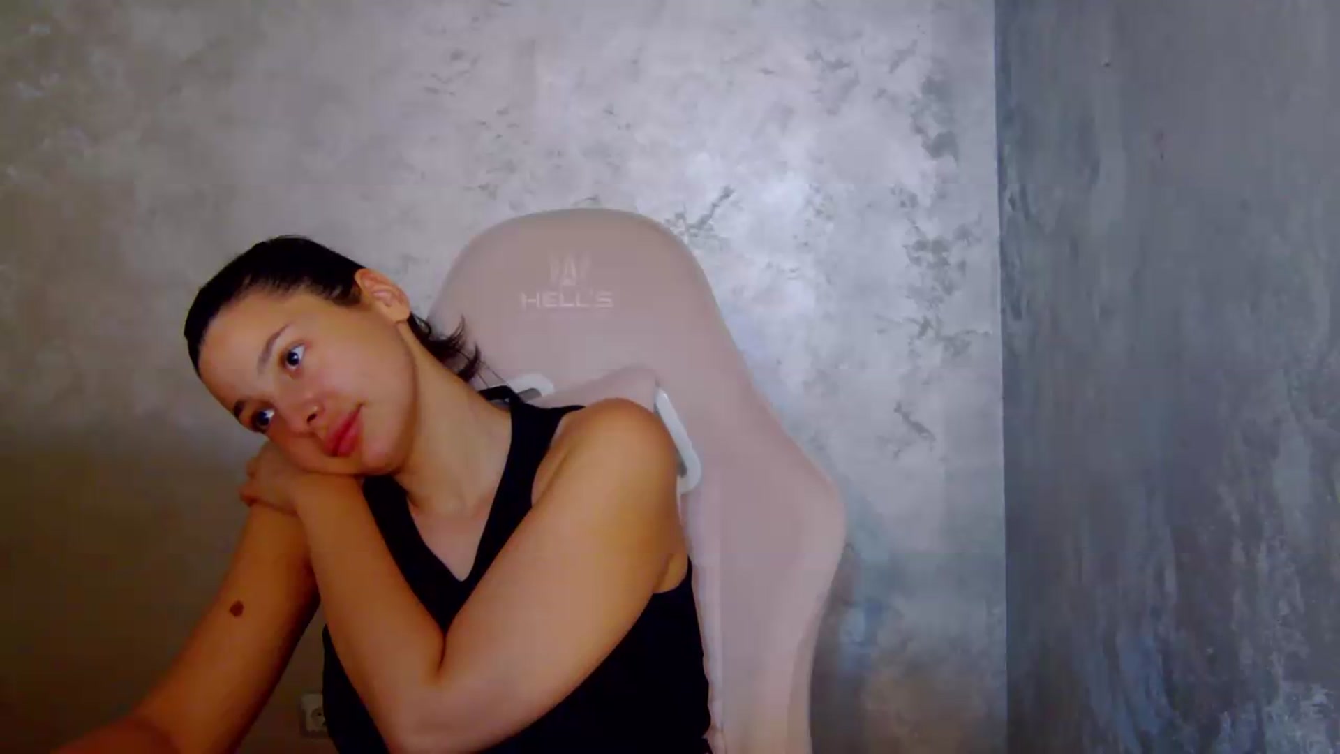 Gallery image thumbnail from meliiis_'s myfreecams stream on, 08/10/2026, 18:40 image 18 of 20