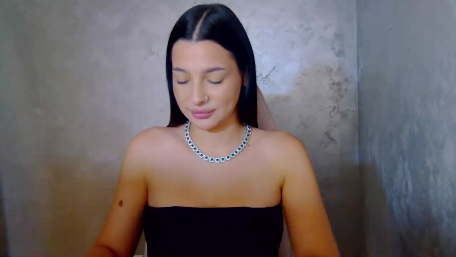 Gallery image thumbnail from meliiis_'s myfreecams stream on, 08/11/2026, 17:20 image 12 of 20
