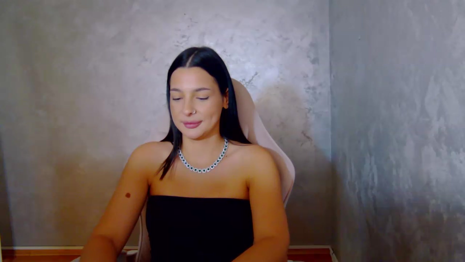 Gallery image thumbnail from meliiis_'s myfreecams stream on, 08/11/2026, 17:20 image 5 of 20