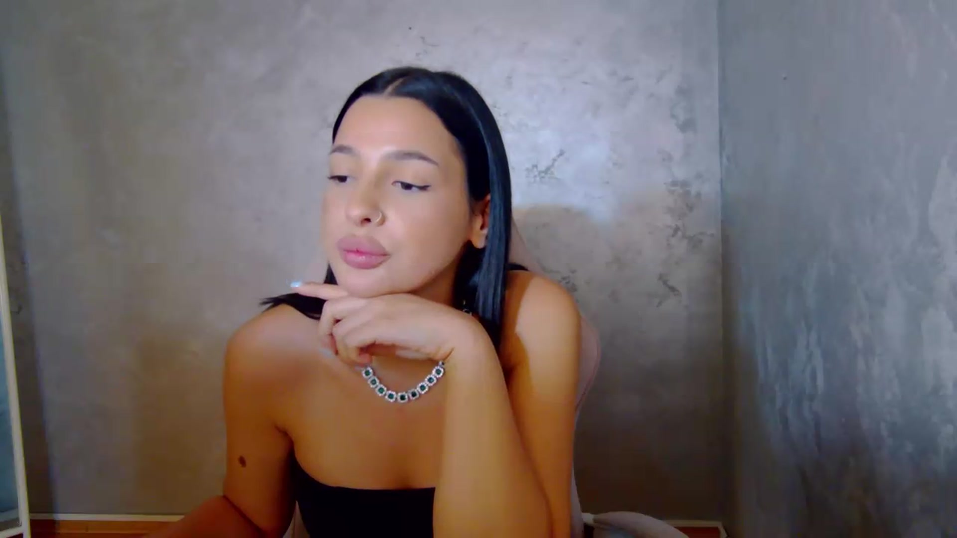 Gallery image thumbnail from meliiis_'s myfreecams stream on, 08/11/2026, 17:20 image 14 of 20