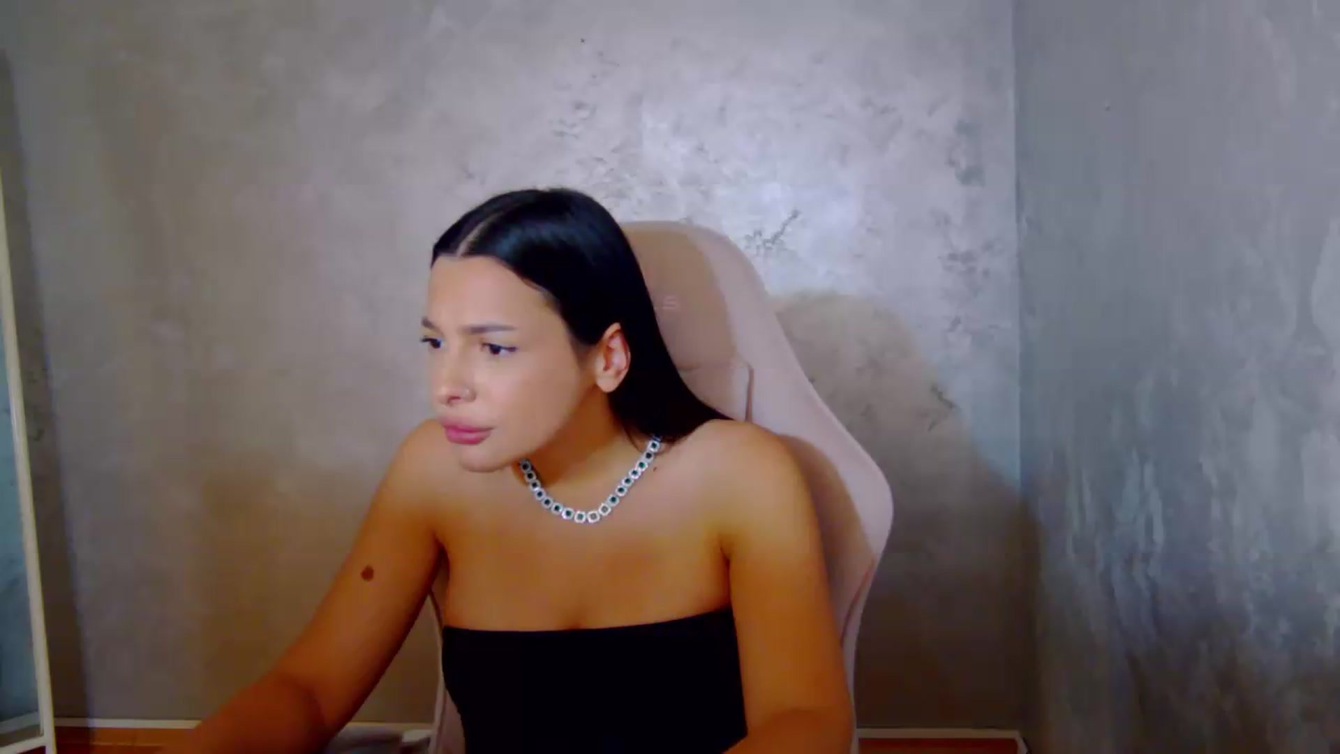 Gallery image thumbnail from meliiis_'s myfreecams stream on, 08/11/2026, 17:20 image 16 of 20