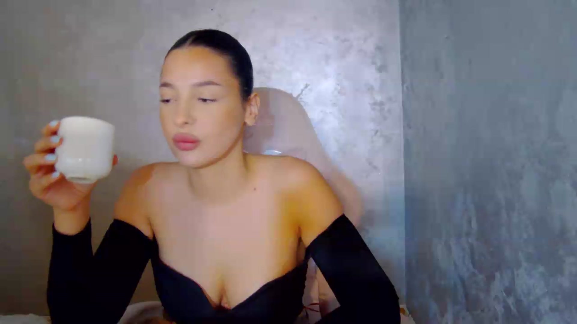 Gallery image thumbnail from meliiis_'s myfreecams stream on, 08/12/2026, 14:40 image 9 of 20