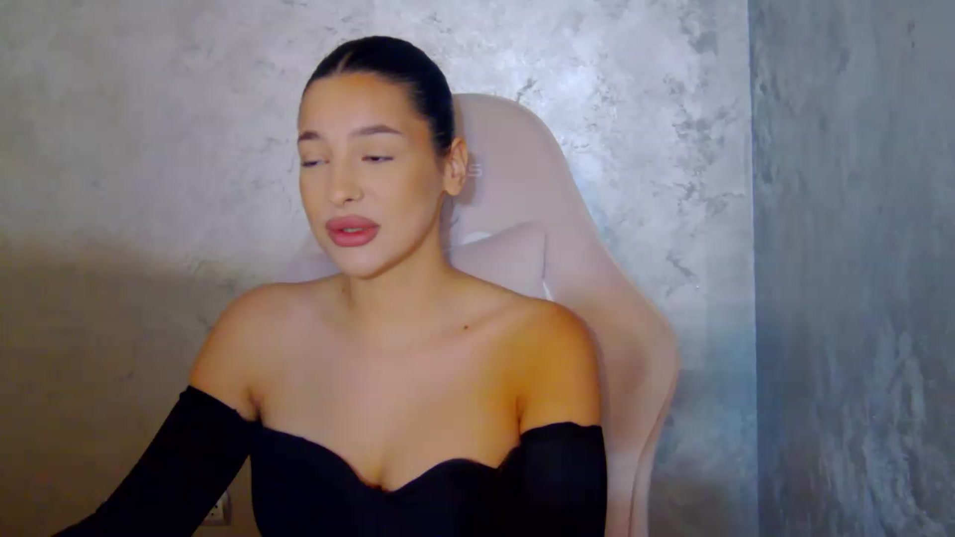 Gallery image thumbnail from meliiis_'s myfreecams stream on, 08/12/2026, 14:40 image 2 of 20