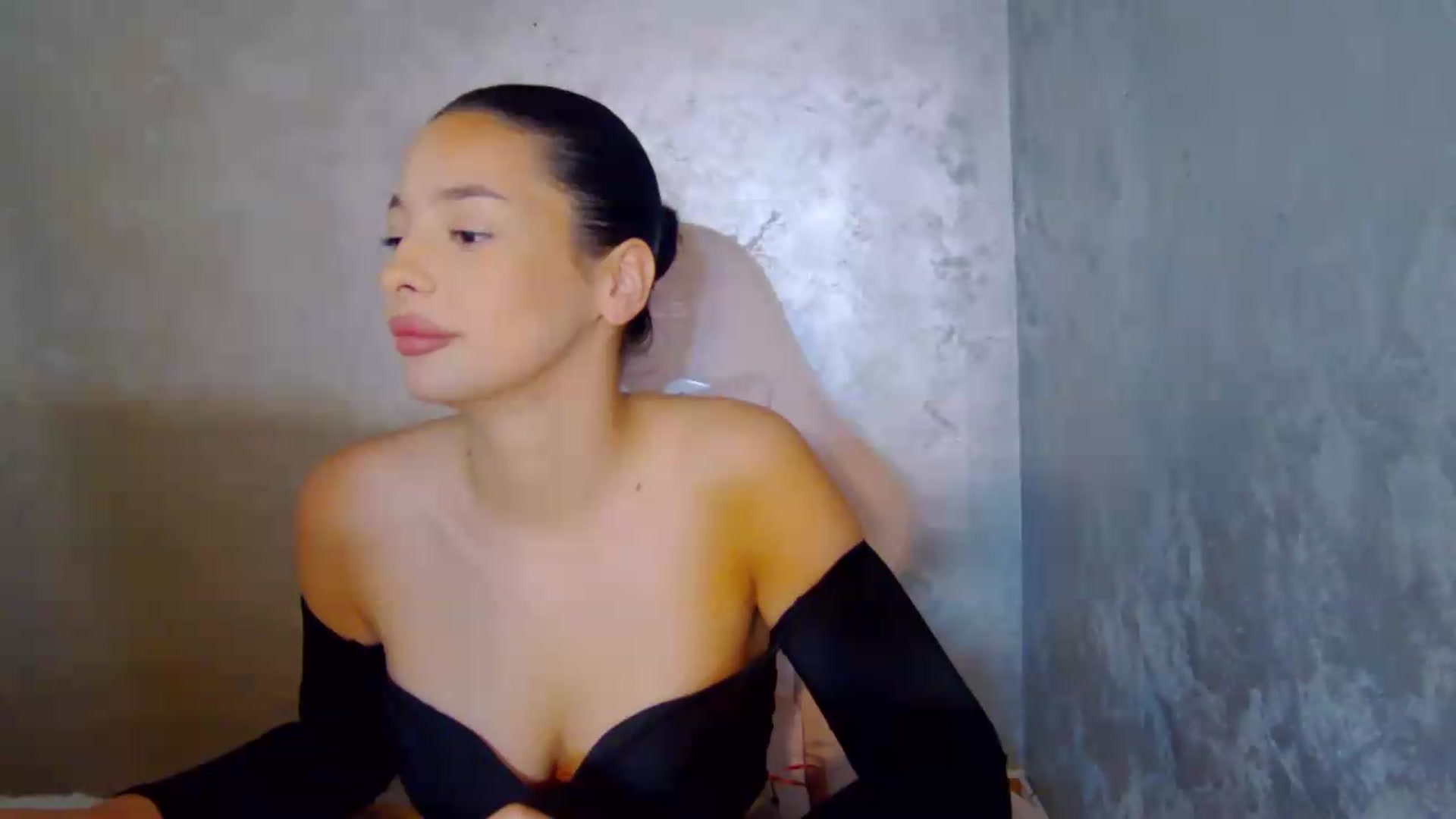 Gallery image thumbnail from meliiis_'s myfreecams stream on, 08/12/2026, 14:40 image 10 of 20