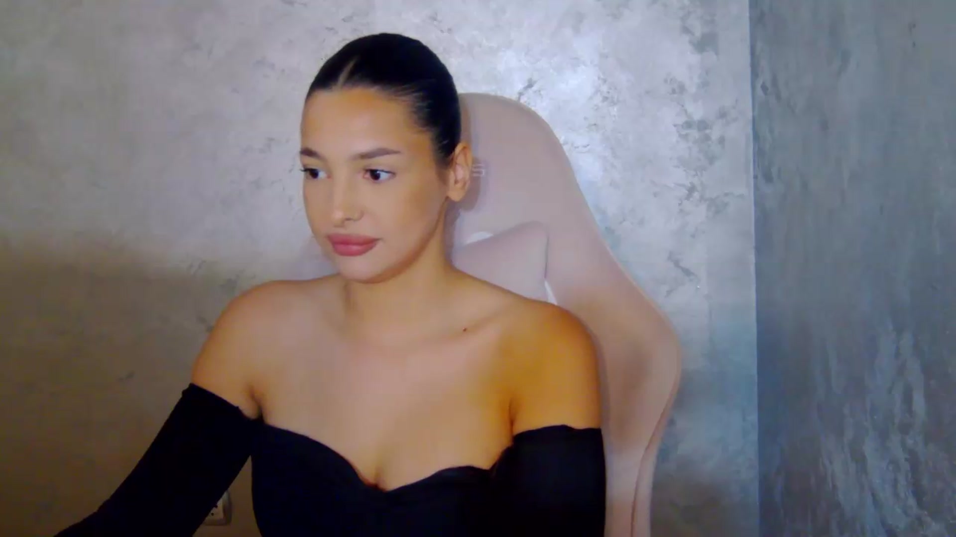 Gallery image thumbnail from meliiis_'s myfreecams stream on, 08/12/2026, 14:40 image 3 of 20