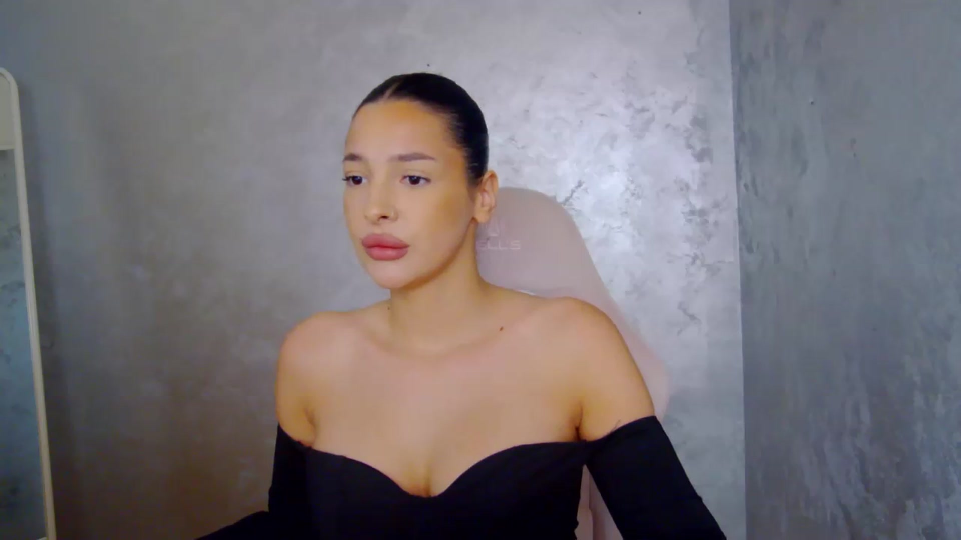 Gallery image thumbnail from meliiis_'s myfreecams stream on, 08/12/2026, 14:40 image 18 of 20