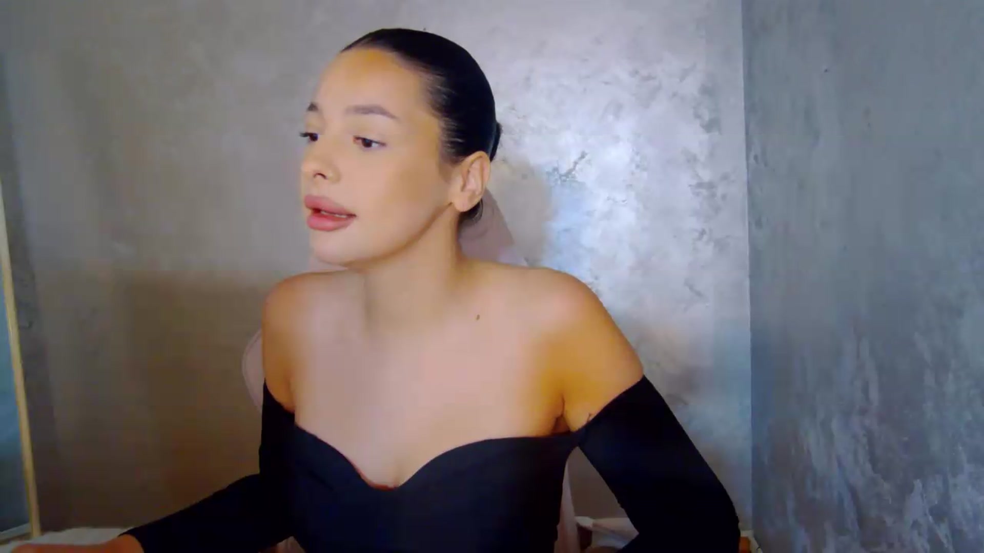 Gallery image thumbnail from meliiis_'s myfreecams stream on, 08/12/2026, 14:40 image 13 of 20