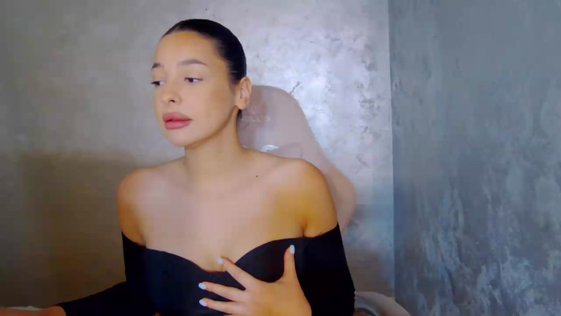 Gallery image thumbnail from meliiis_'s myfreecams stream on, 08/12/2026, 14:40 image 8 of 20