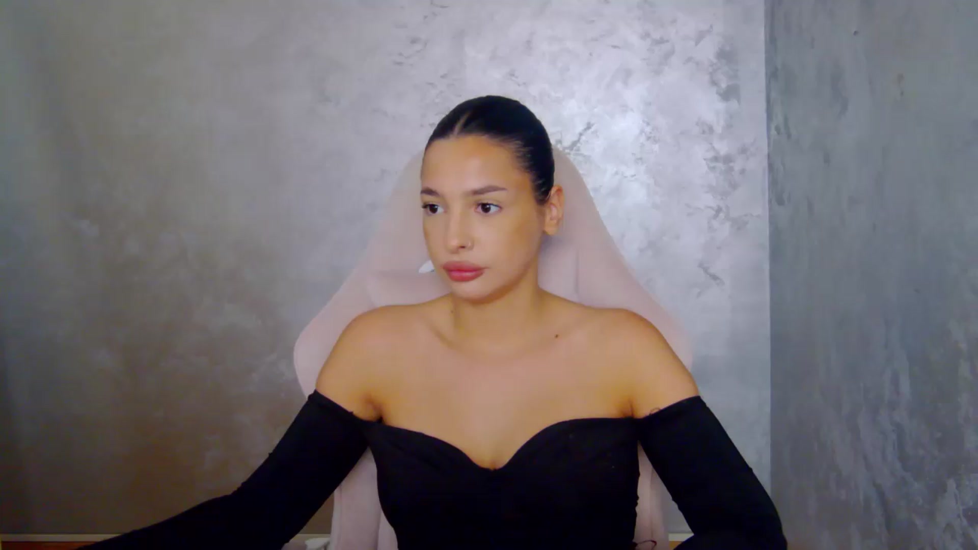 Gallery image thumbnail from meliiis_'s myfreecams stream on, 08/12/2026, 18:54 image 9 of 20