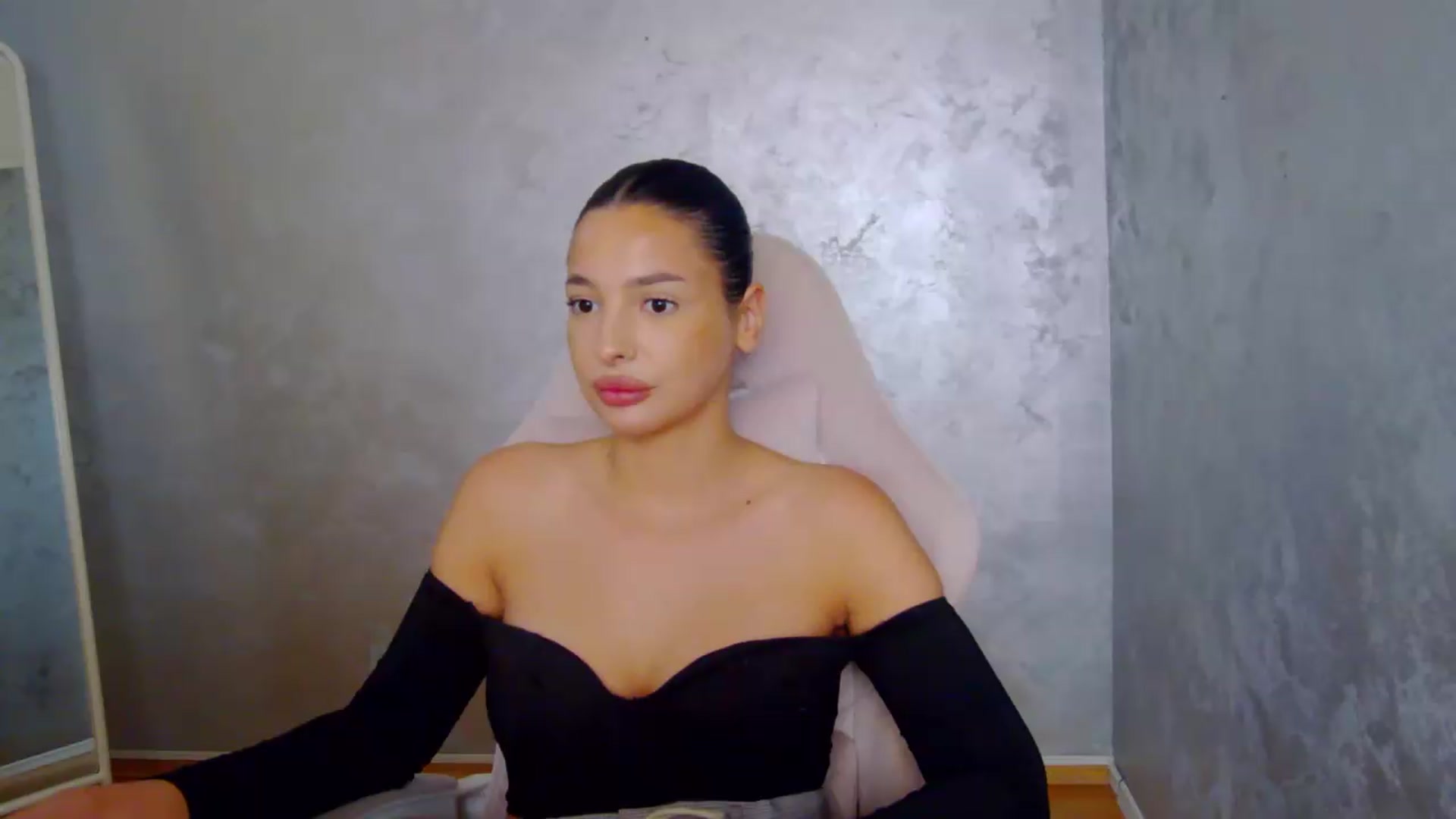 Gallery image thumbnail from meliiis_'s myfreecams stream on, 08/12/2026, 18:54 image 16 of 20
